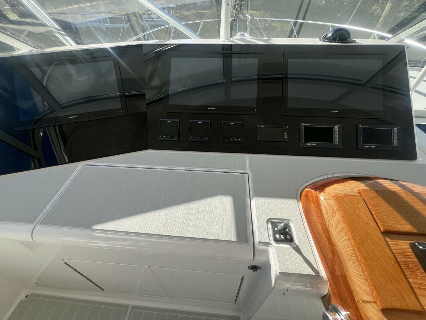 2007 Viking 52 Open — photo 15