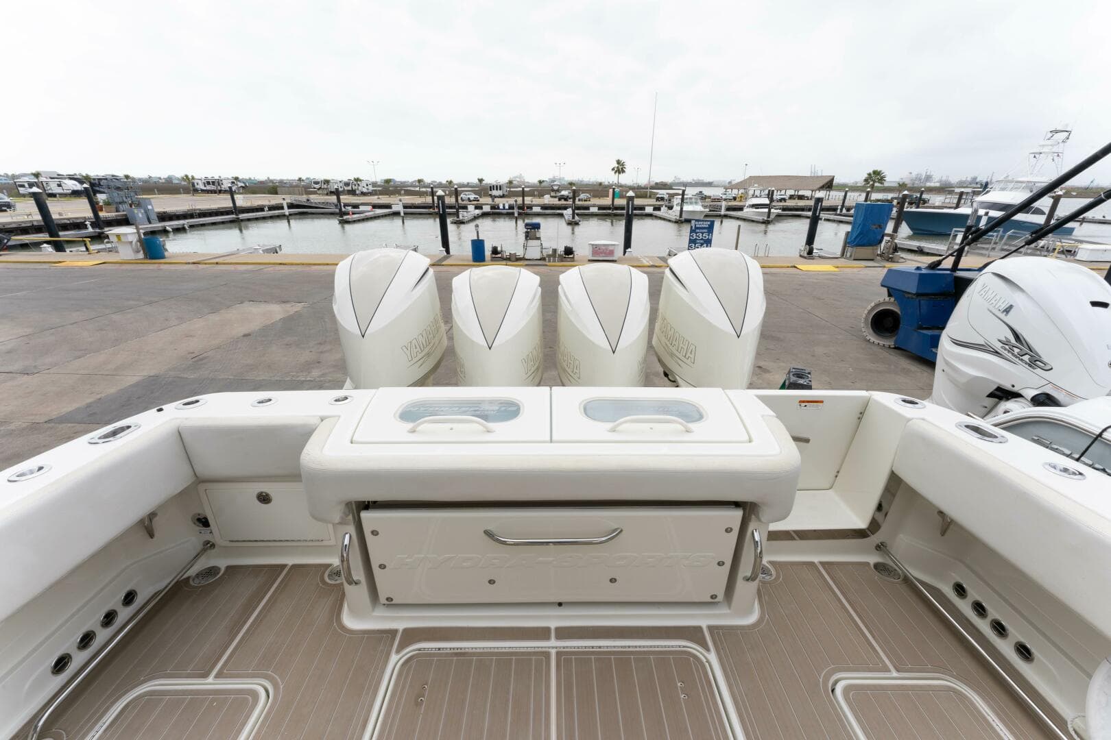 2018 Hydra-Sports 4200 Siesta — photo 23