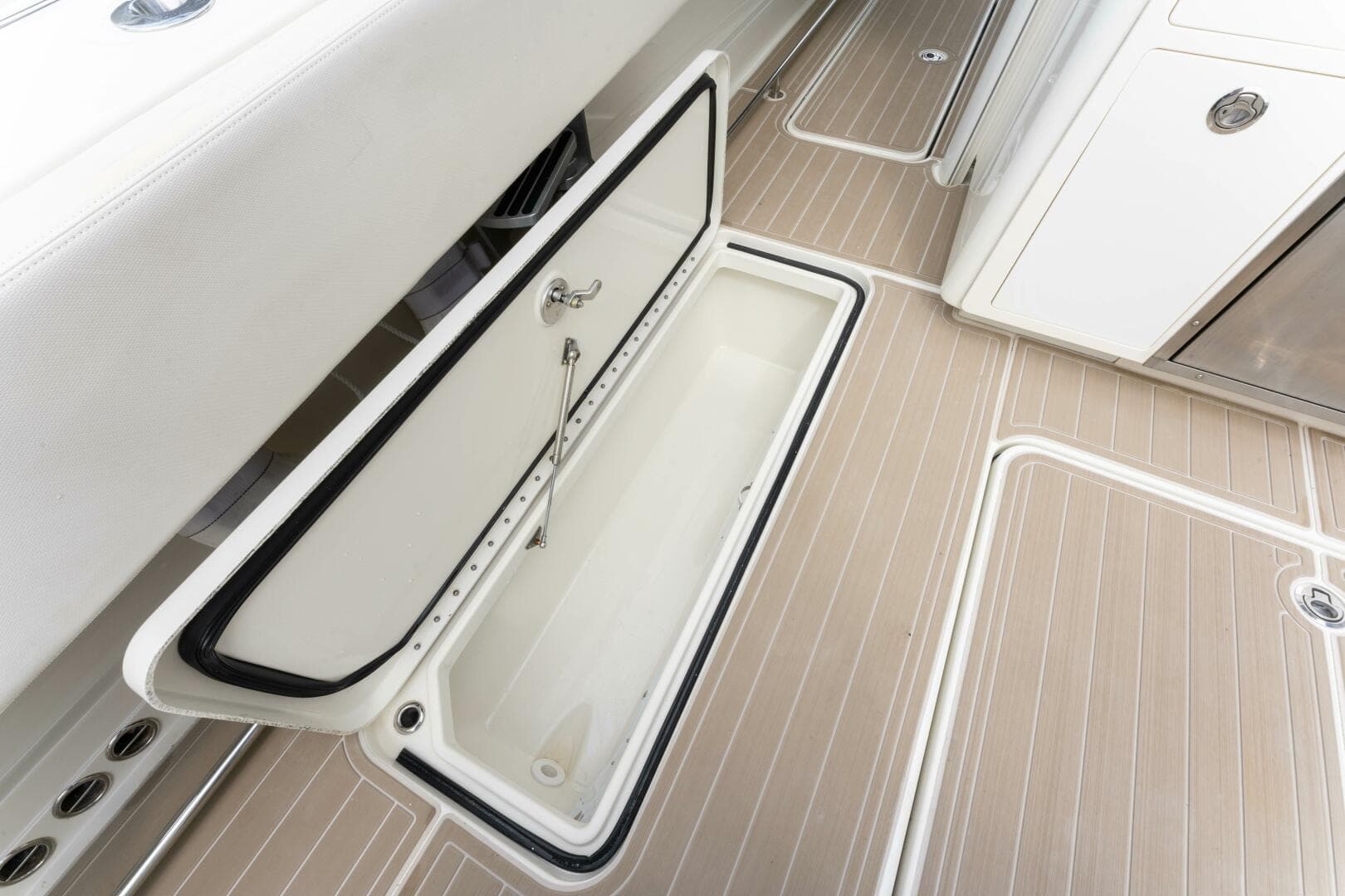 2018 Hydra-Sports 4200 Siesta — photo 10