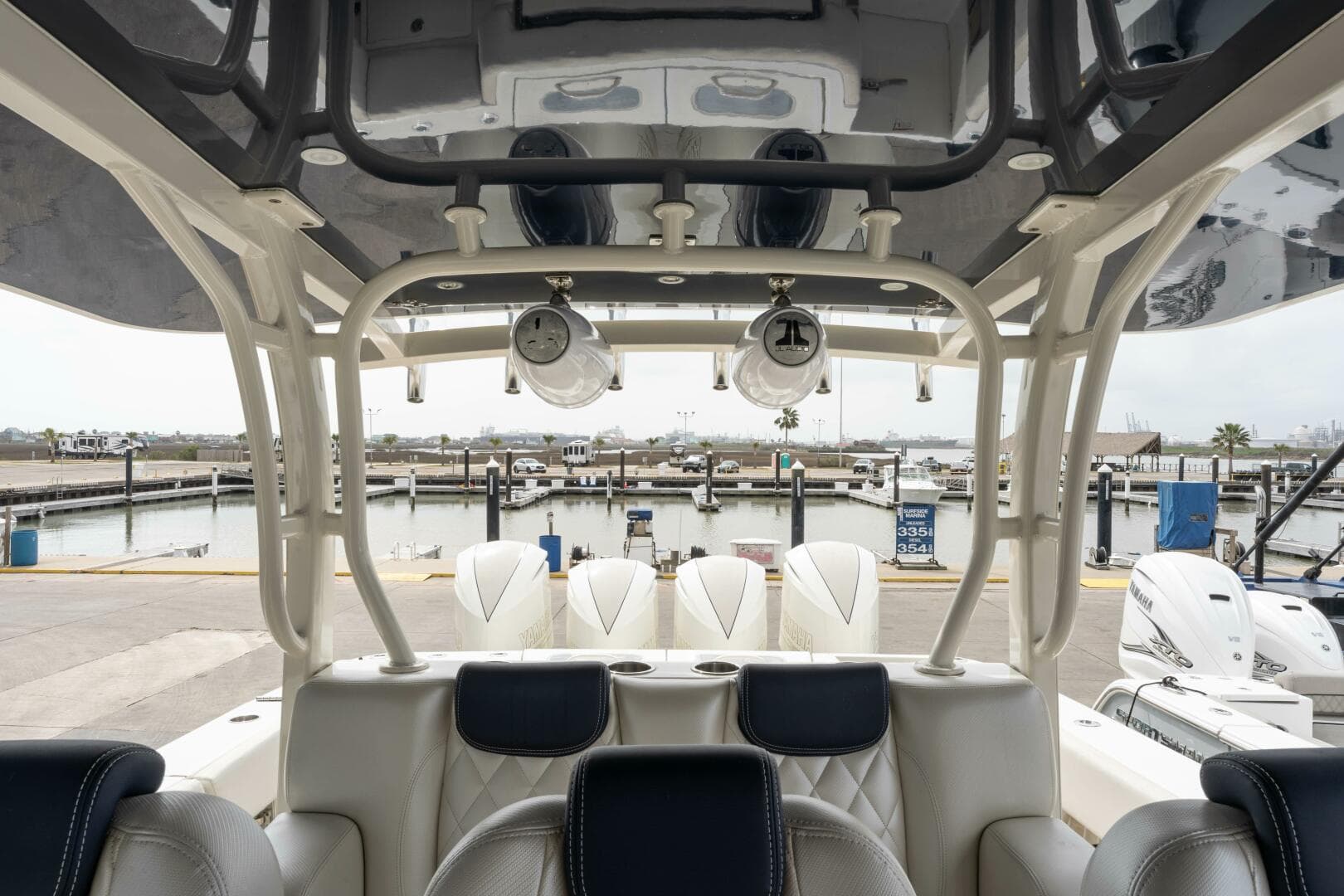 2018 Hydra-Sports 4200 Siesta — photo 13