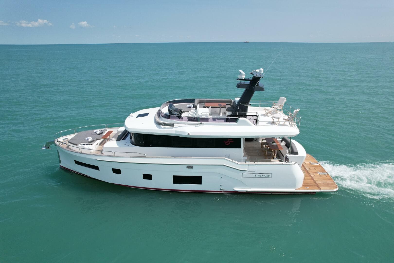 2022 Sirena 58 Flybridge