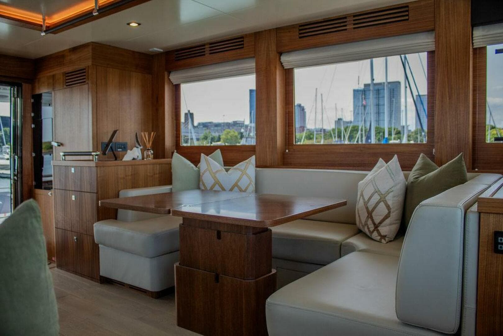 2022 Sirena 58 Flybridge — photo 29