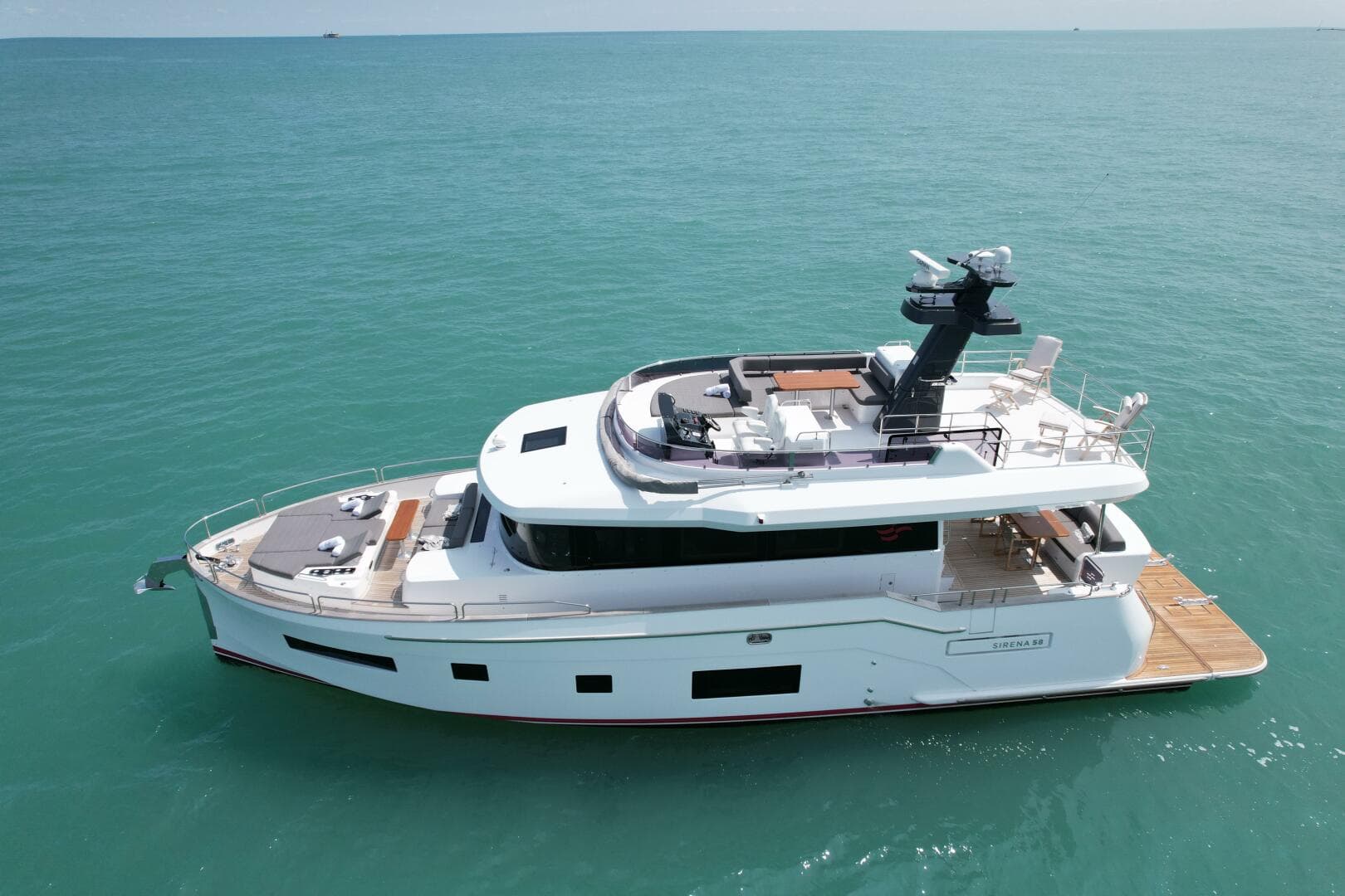 2022 Sirena 58 Flybridge — photo 2
