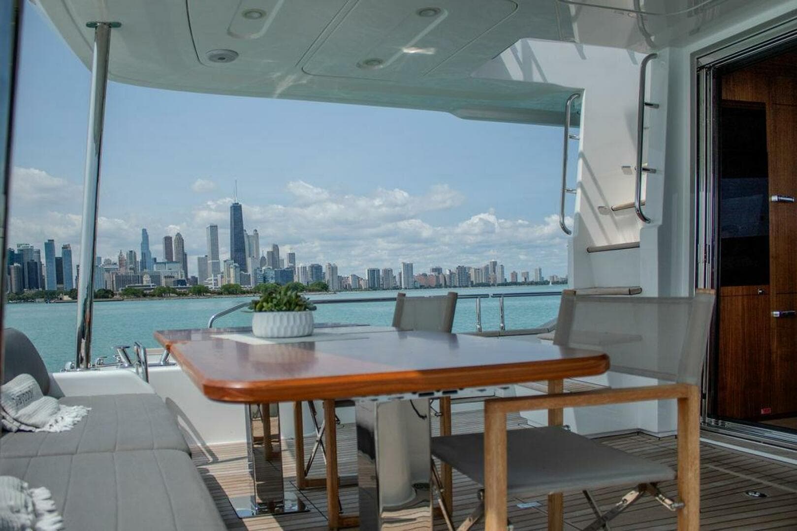 2022 Sirena 58 Flybridge — photo 26