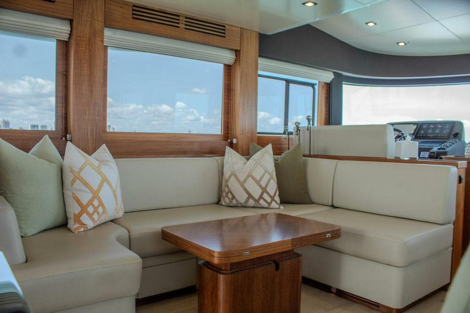2022 Sirena 58 Flybridge — photo 30