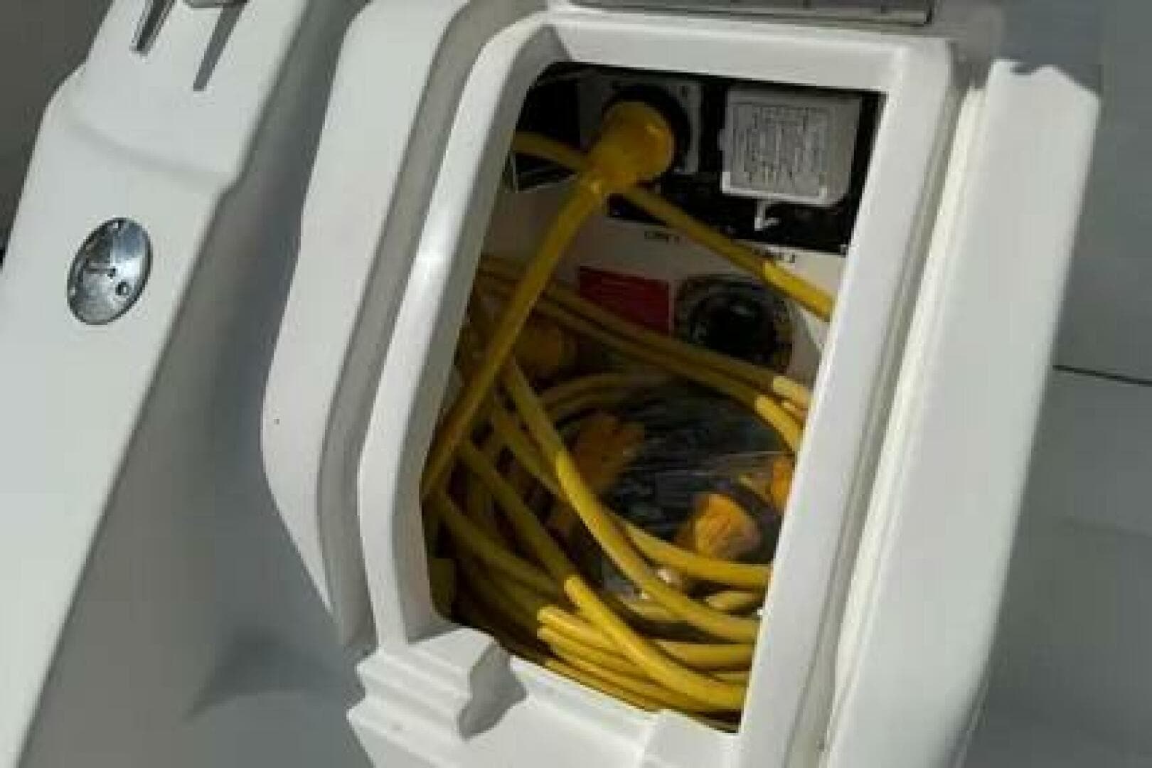 2004 Regal 3260 Commodore — photo 3