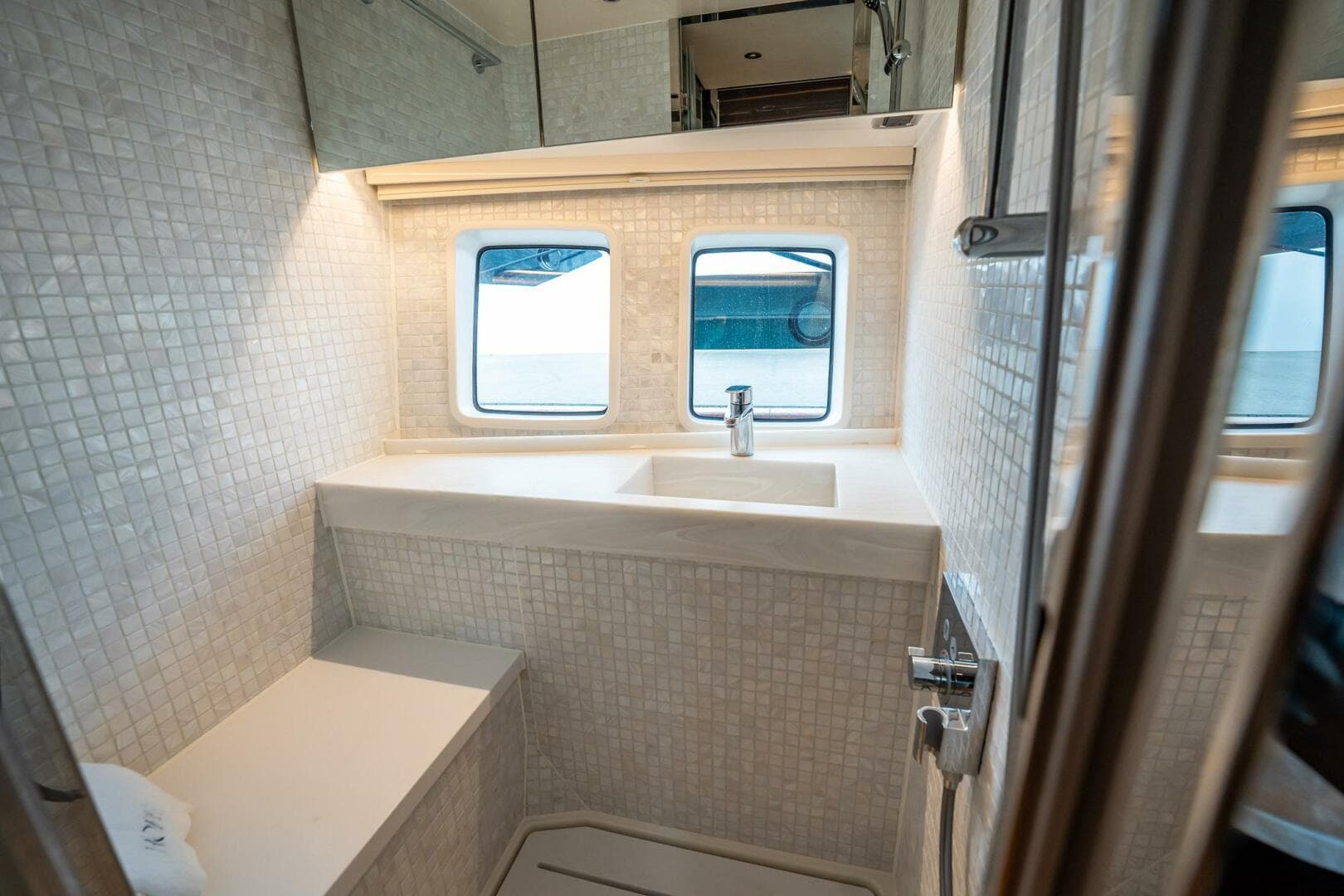 2025 Zeelander Z5 — photo 38