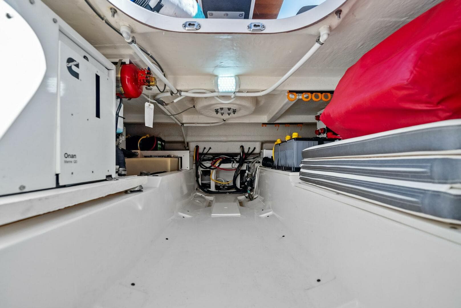 2019 Tiara Yachts 38 LS — photo 19