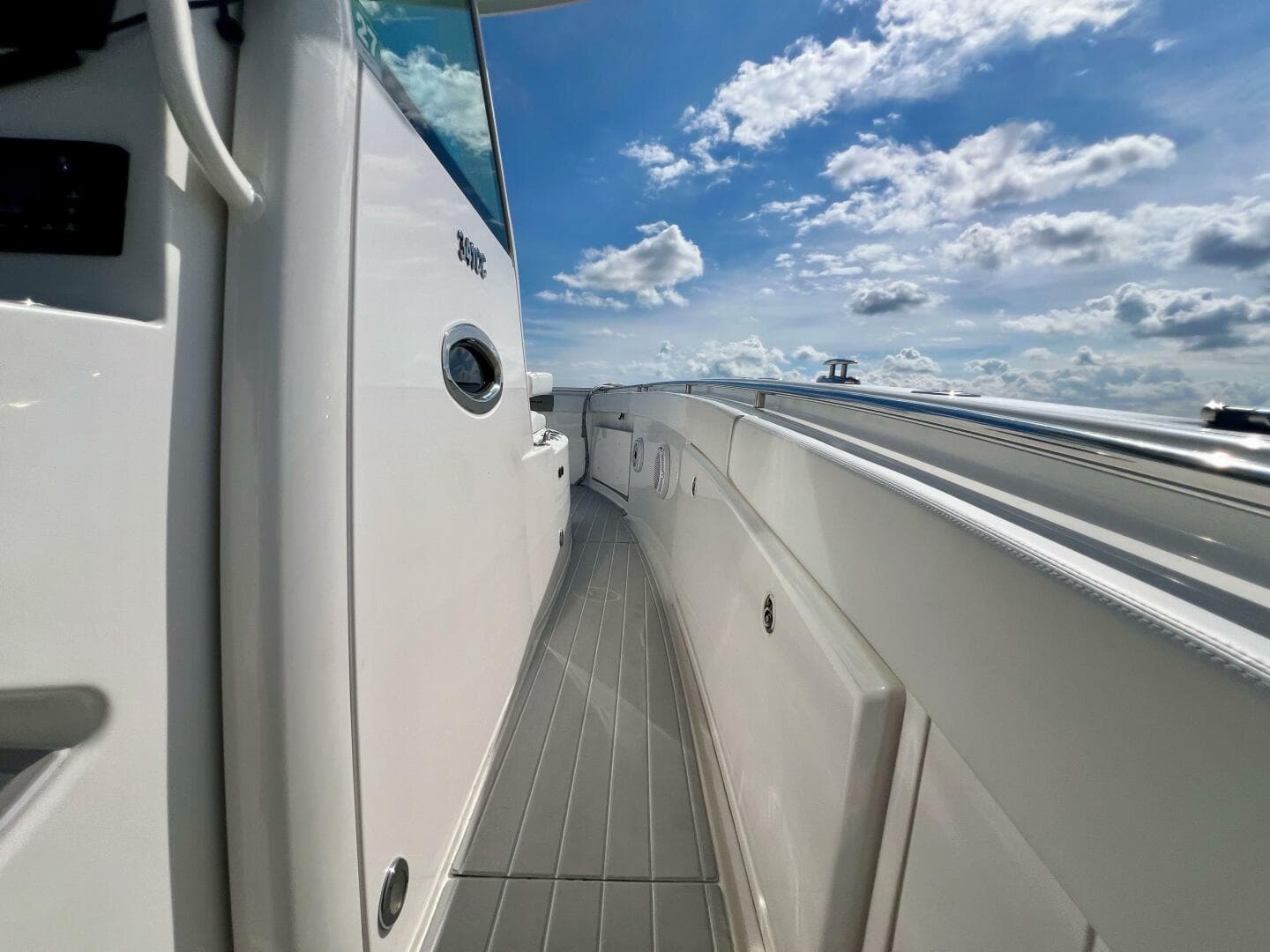 2021 Caymas 341 CC — photo 25