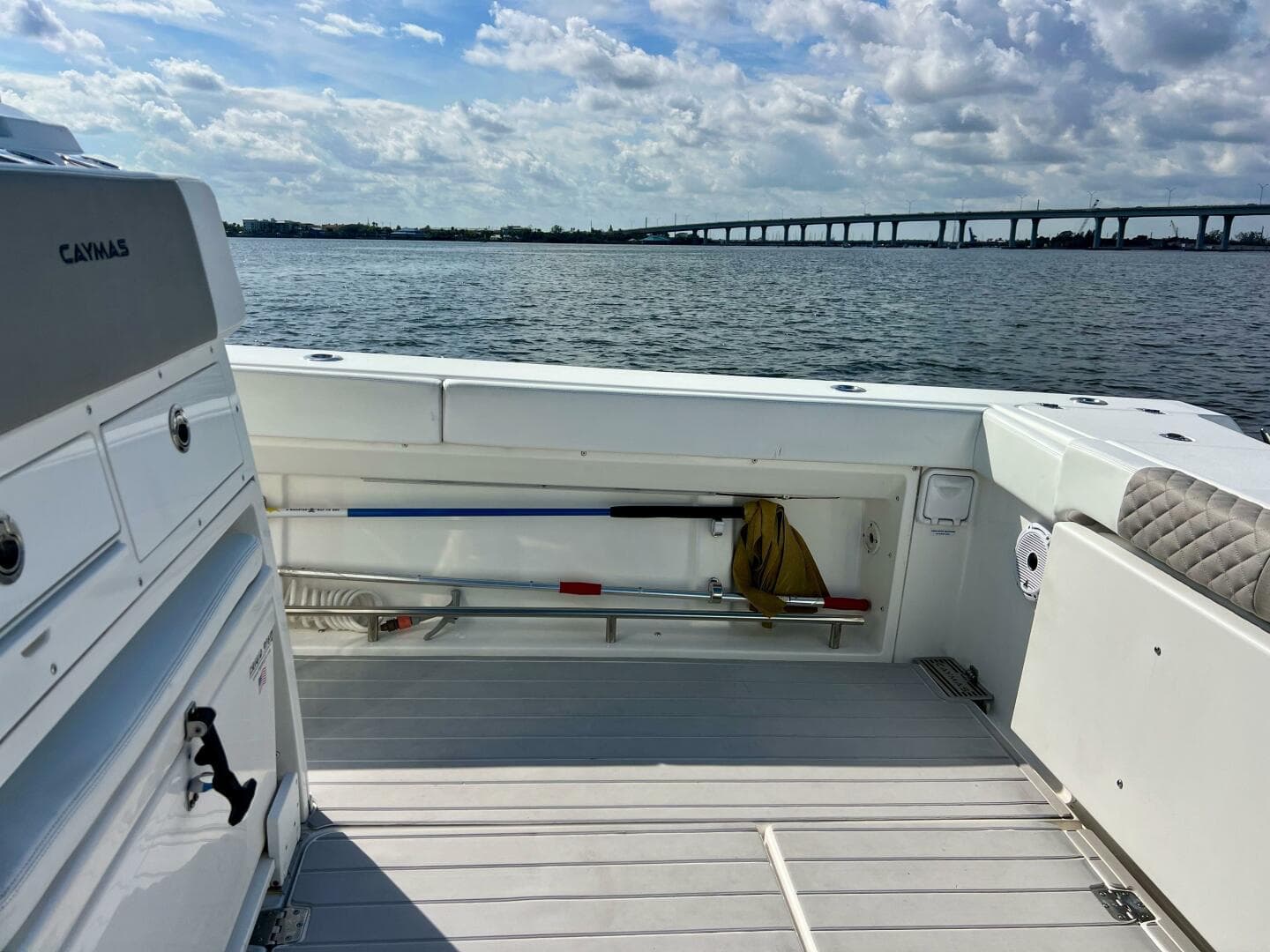 2021 Caymas 341 CC — photo 11