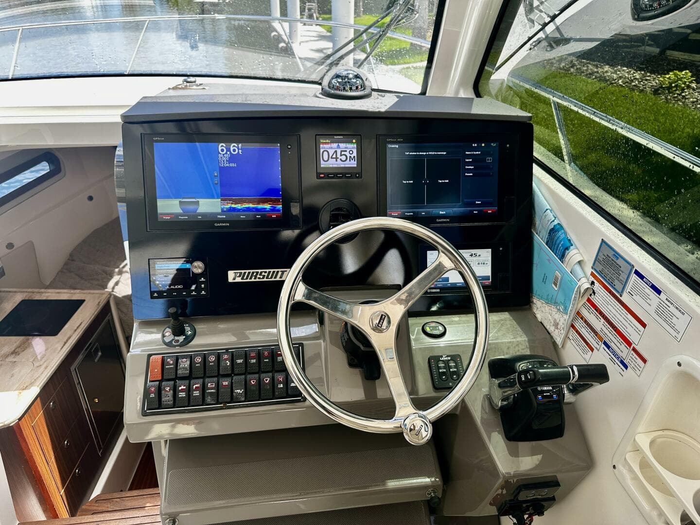 2019 Pursuit 325 OS — photo 12