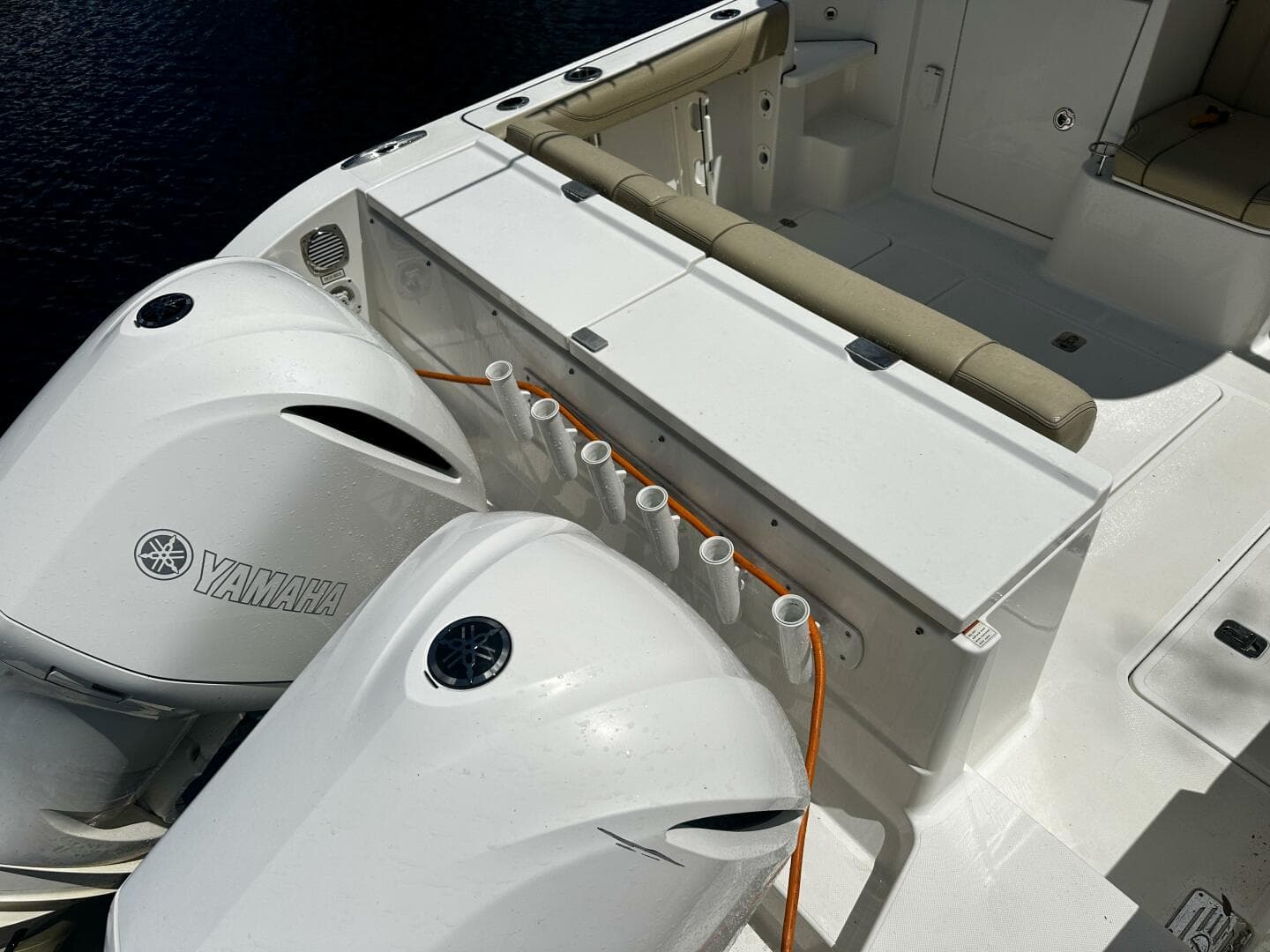 2019 Pursuit 325 OS — photo 17