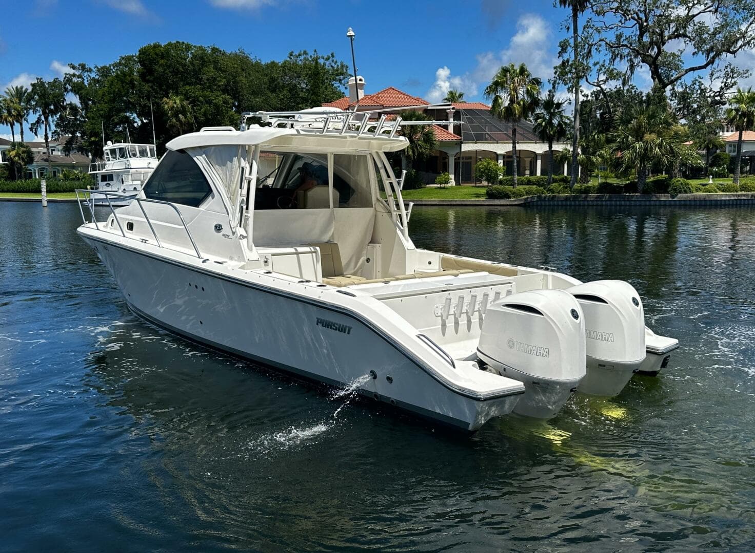 2019 Pursuit 325 OS — photo 7