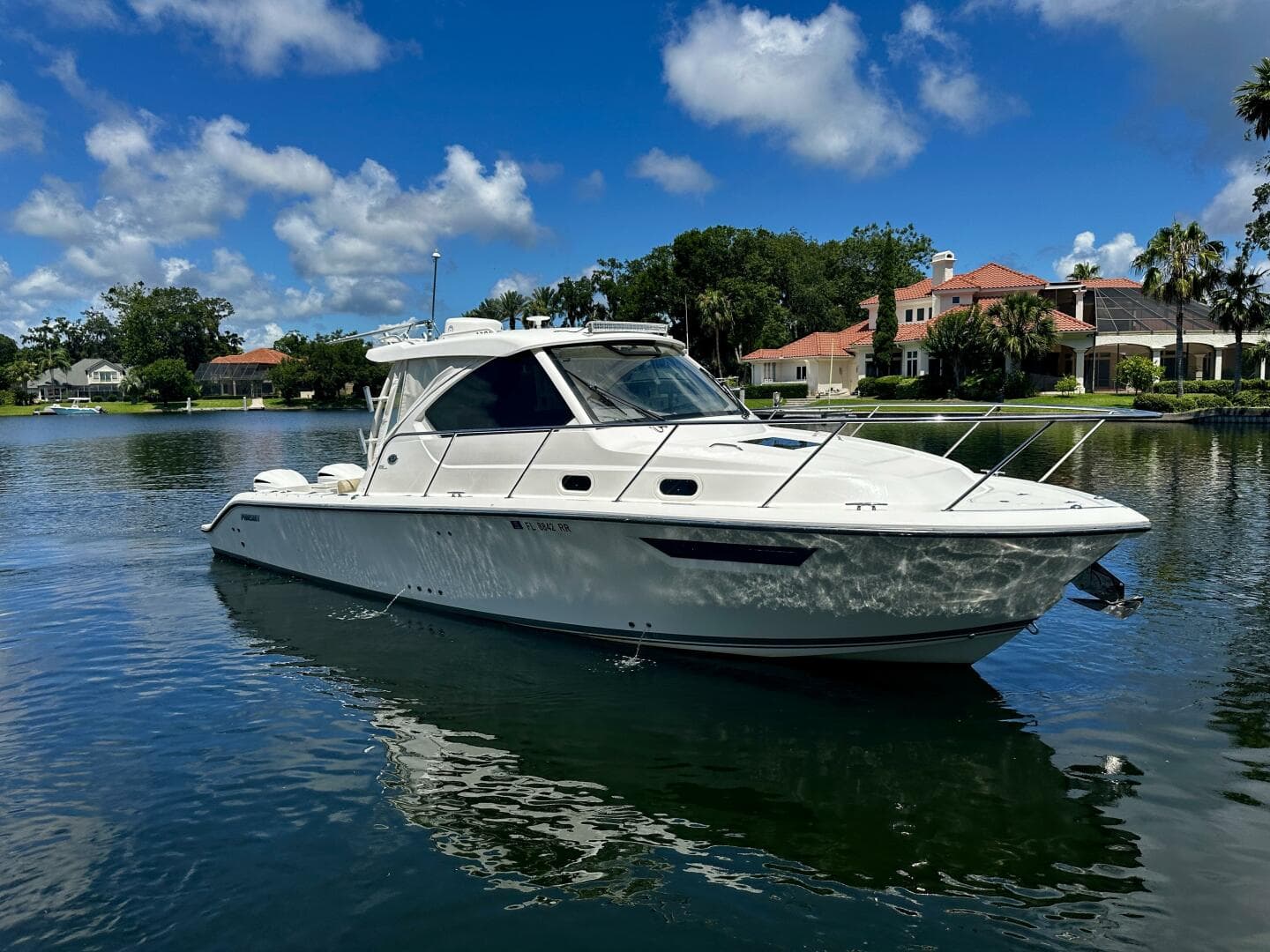 2019 Pursuit 325 OS — photo 2