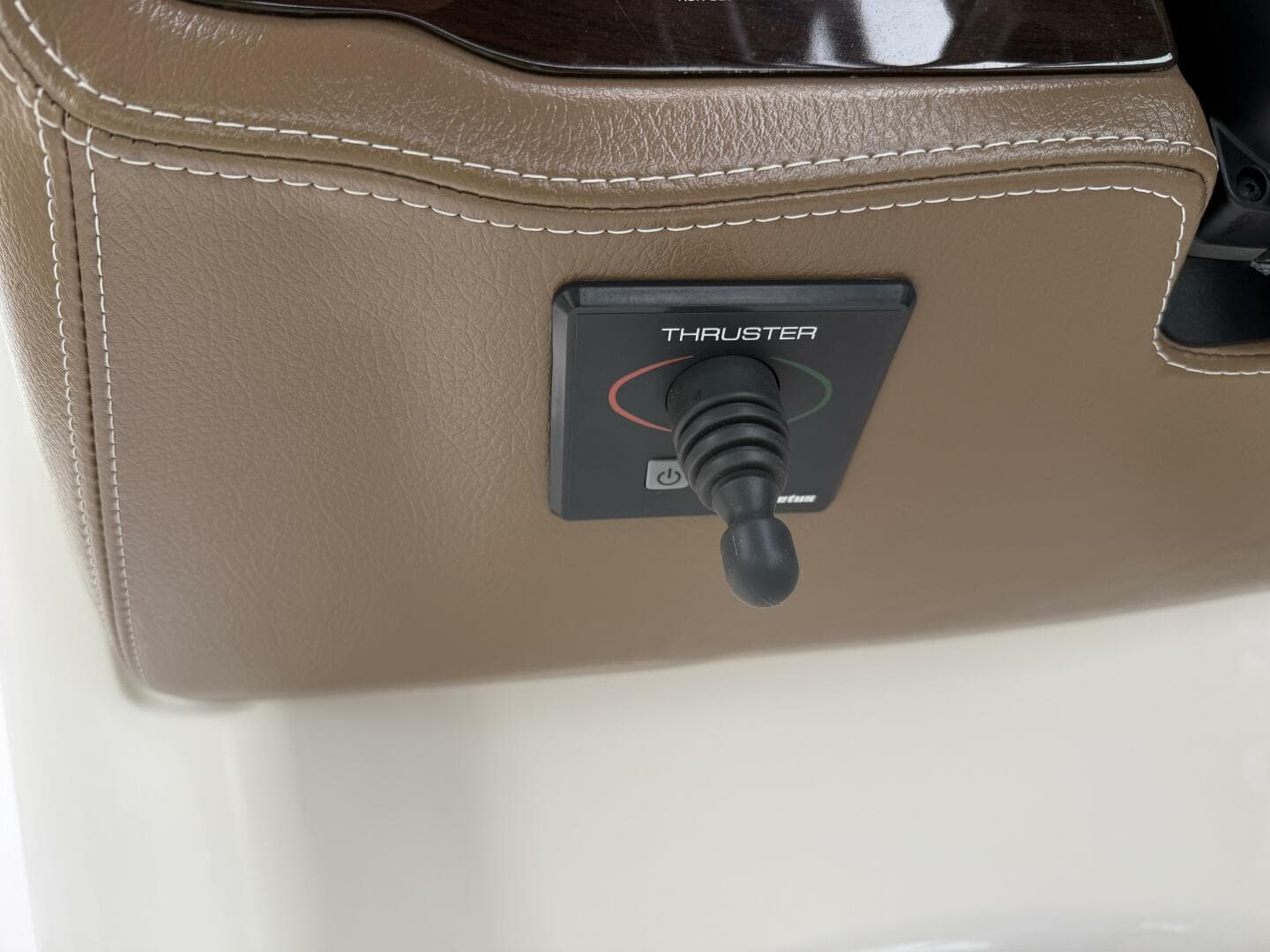 2016 Chaparral 264 Sunsesta — photo 13