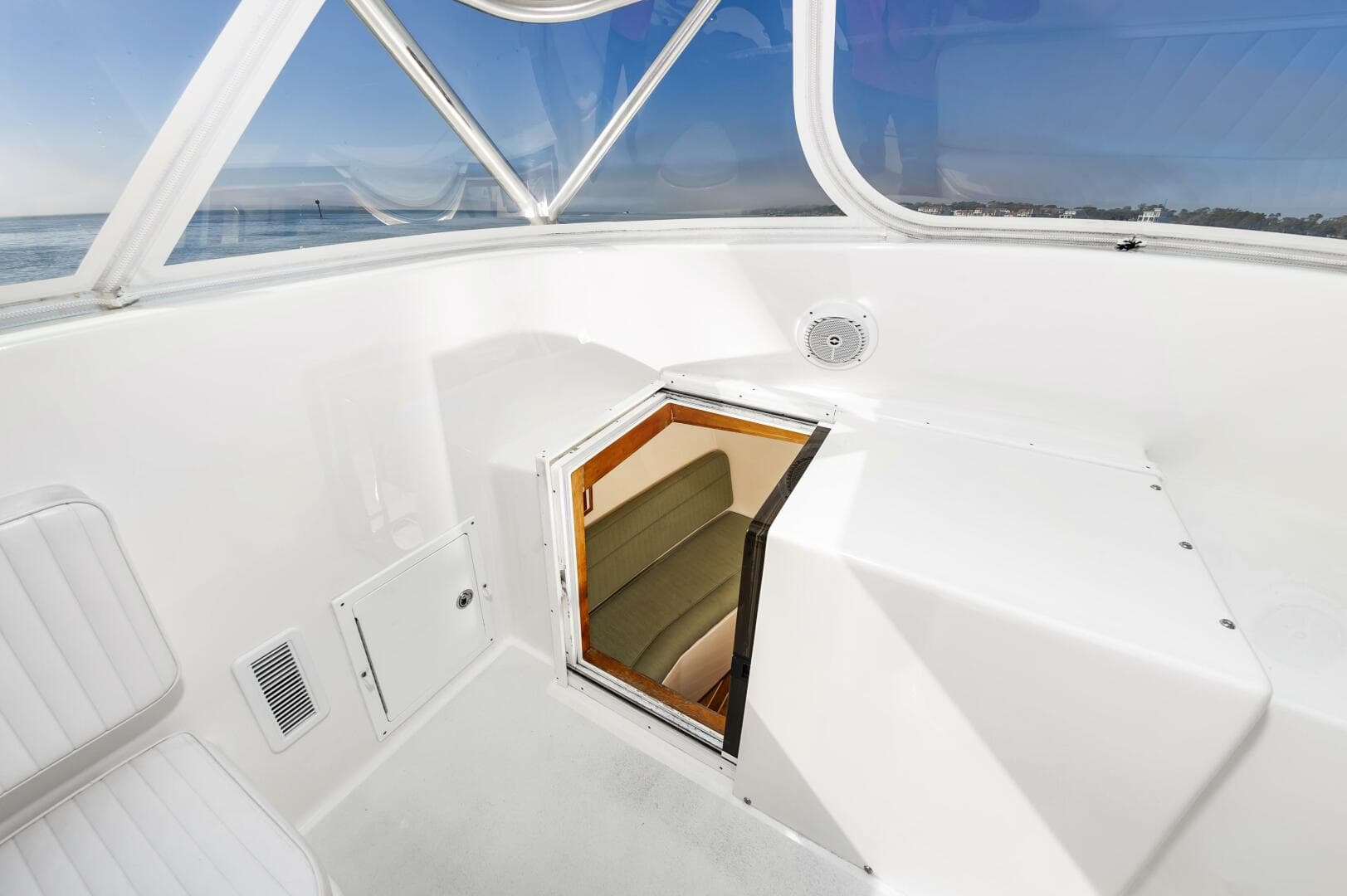 2003 Custom Carolina 40 Layton Express — photo 23