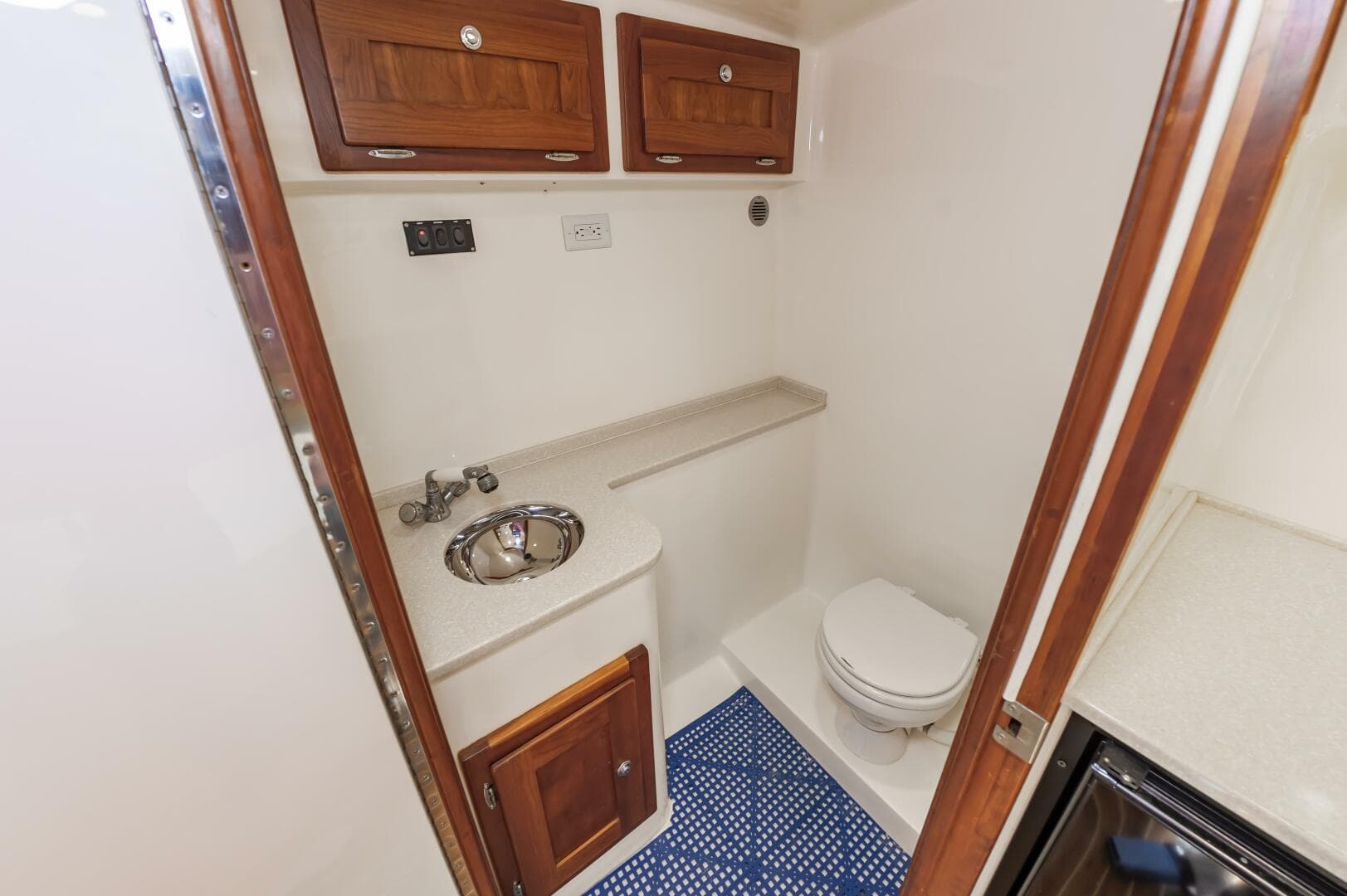 2003 Custom Carolina 40 Layton Express — photo 40