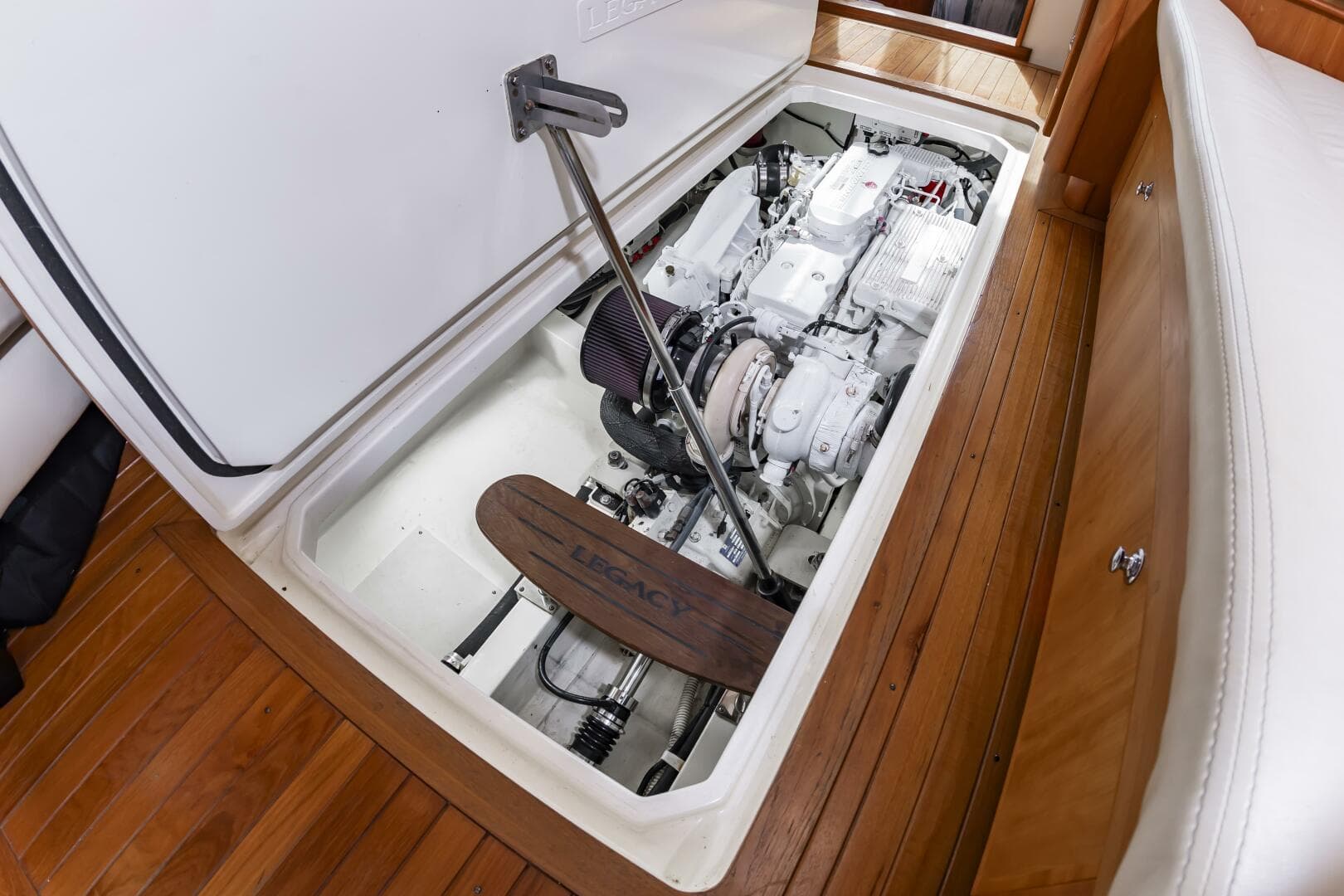 2018 Legacy 36 — photo 34