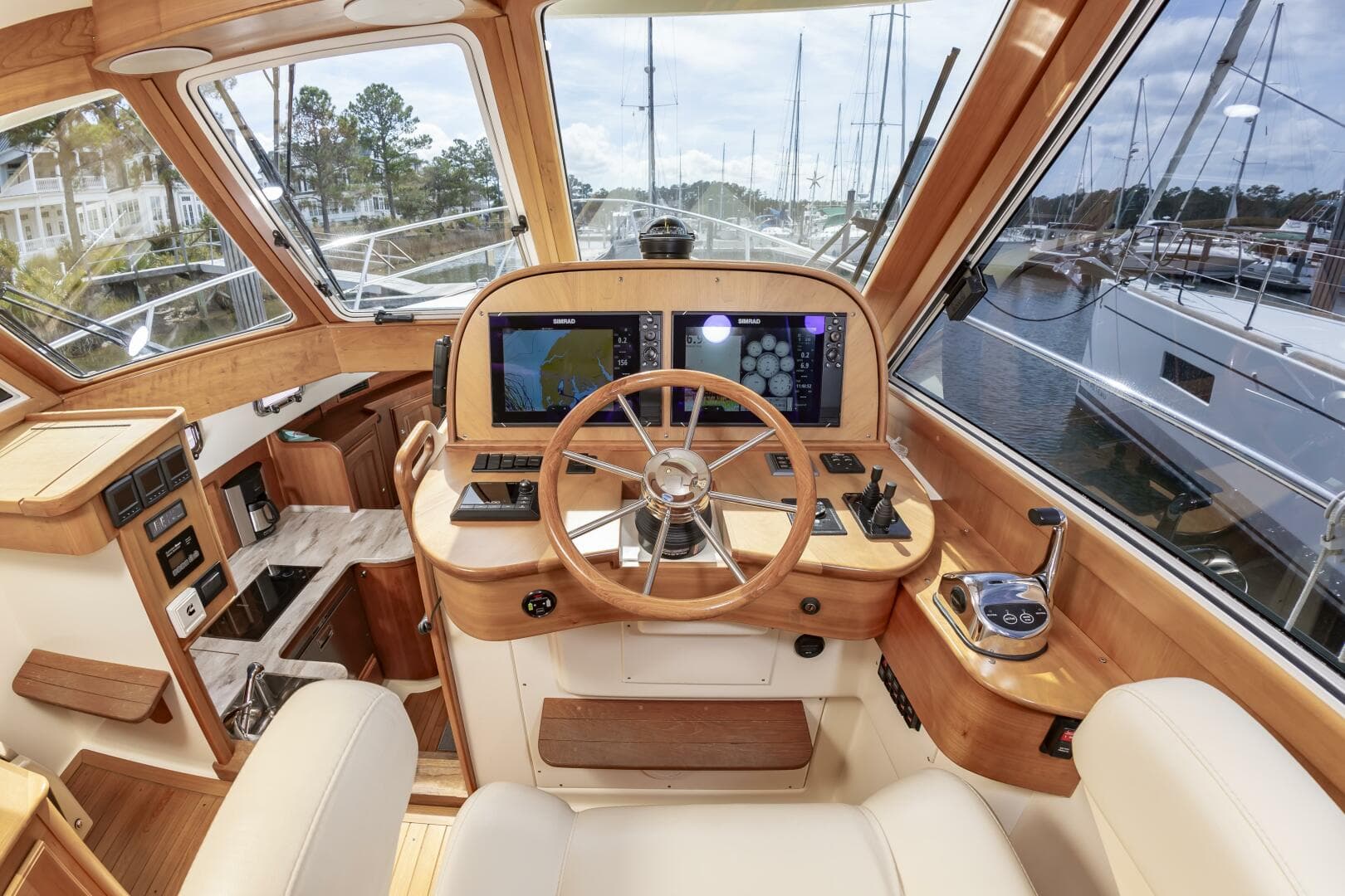 2018 Legacy 36 — photo 20