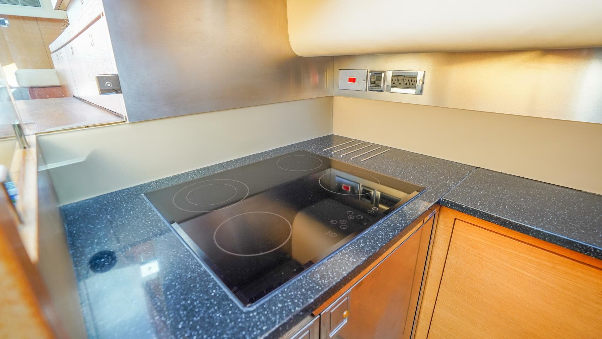 2009 Fairline — photo 27