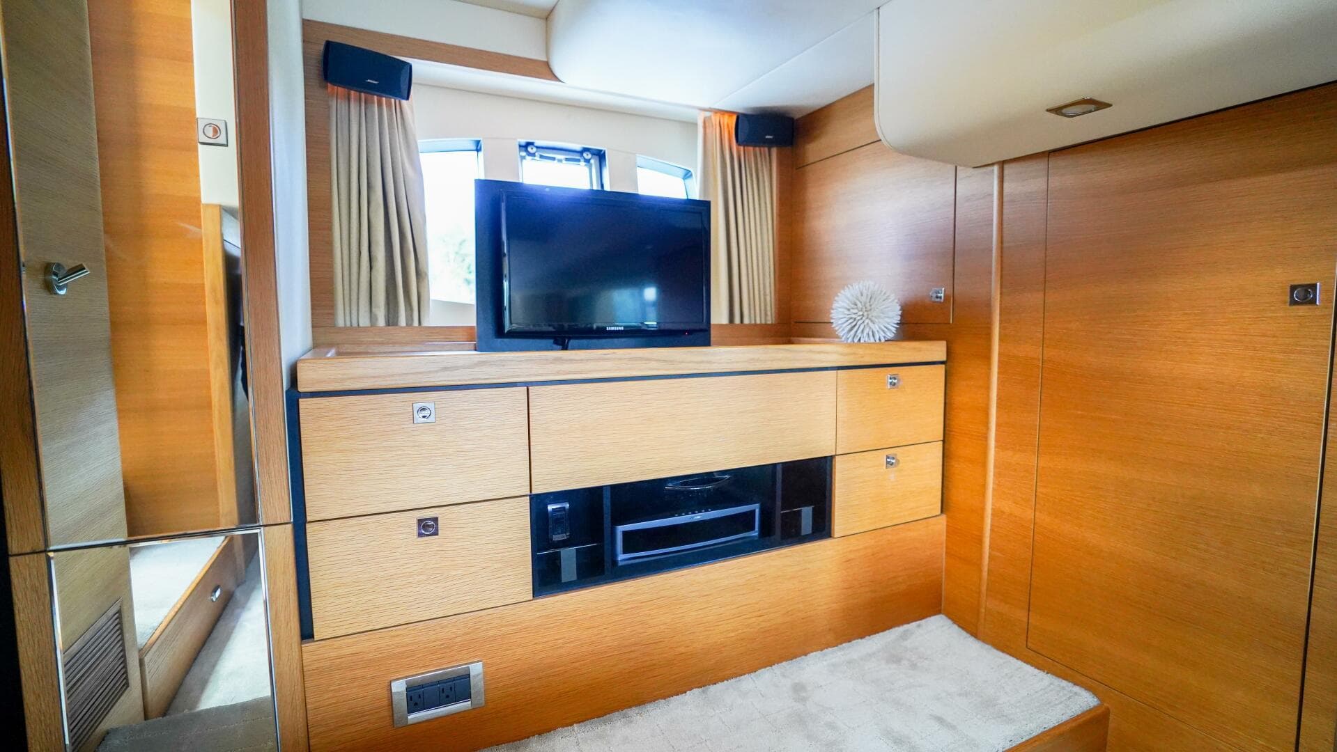 2009 Fairline — photo 30