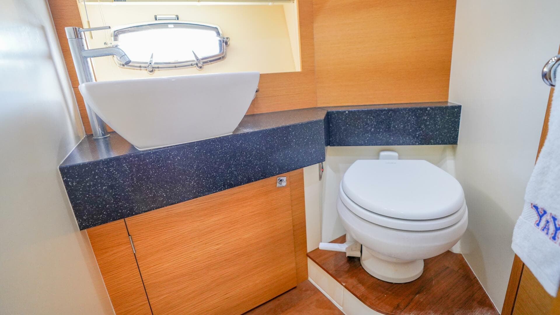 2009 Fairline — photo 36