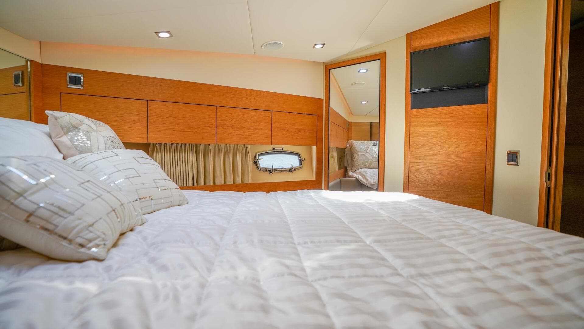 2009 Fairline — photo 34