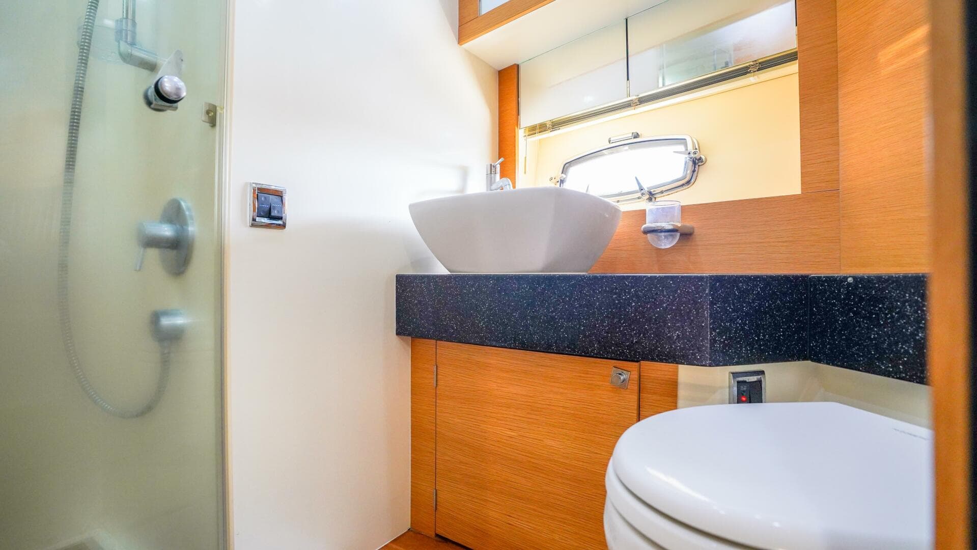 2009 Fairline — photo 37