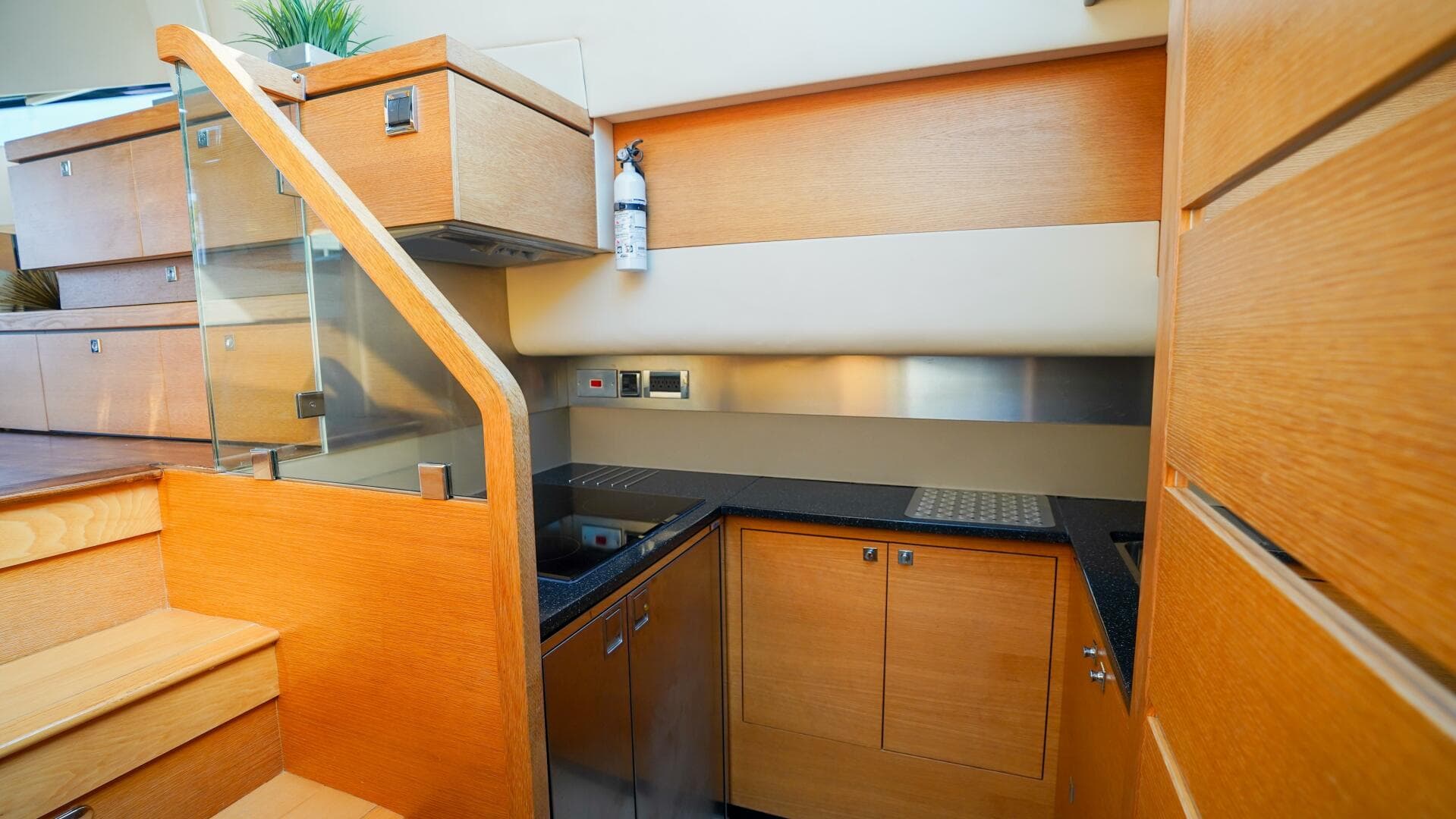 2009 Fairline — photo 25