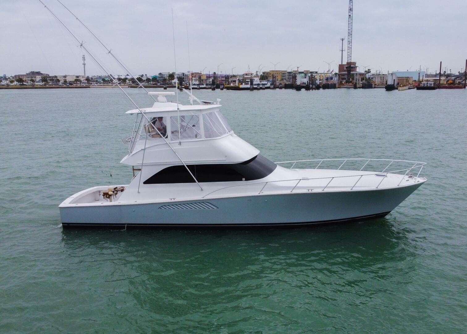 2005 Viking 52 Convertible — photo 38