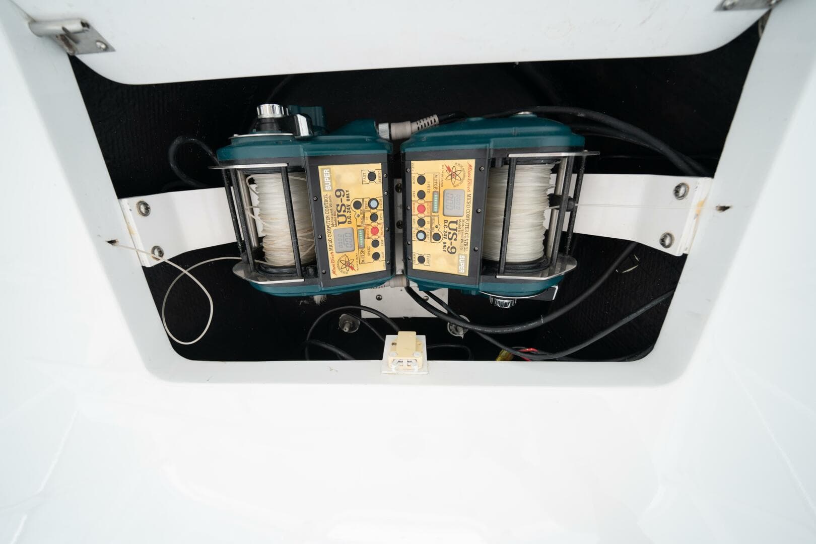 2005 Viking 52 Convertible — photo 31