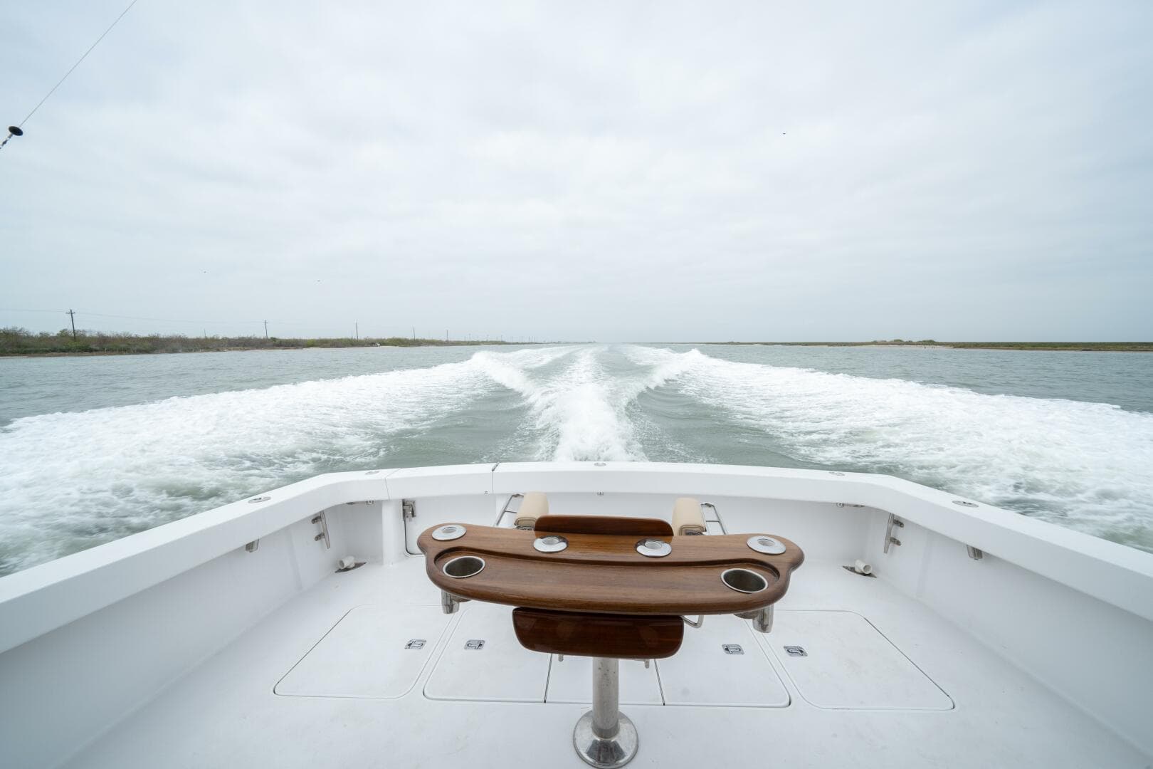 2005 Viking 52 Convertible — photo 22