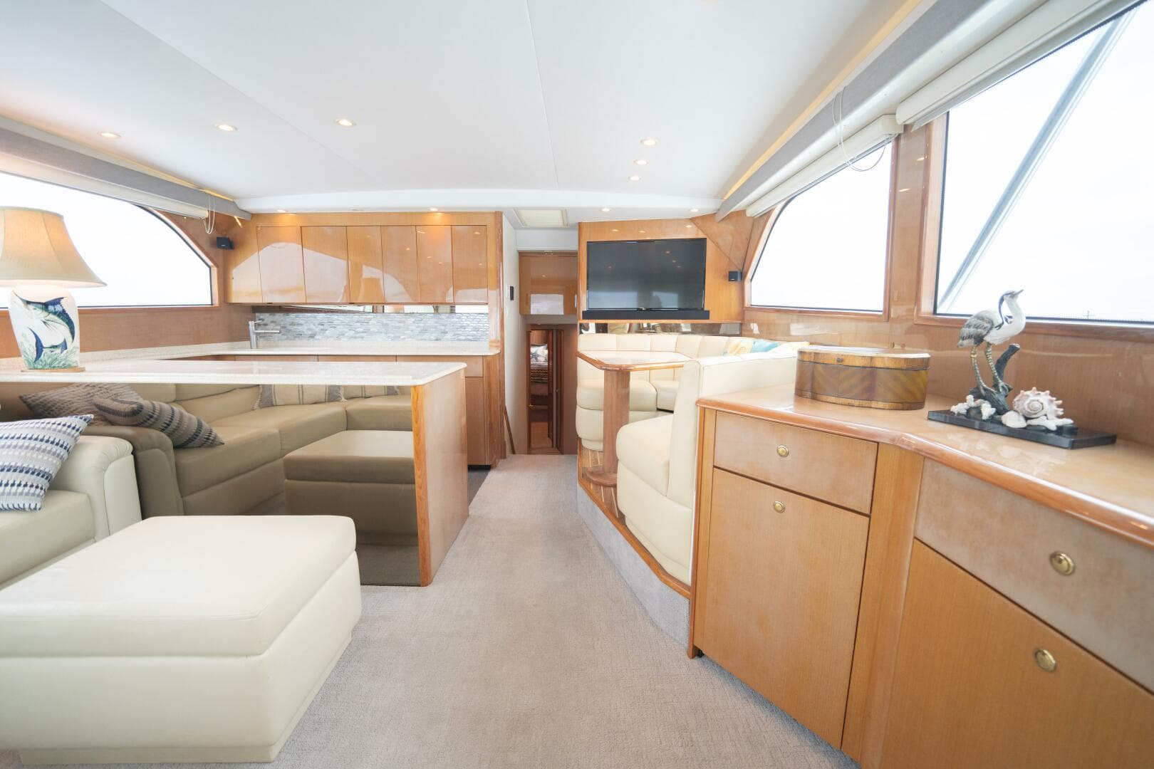 2005 Viking 52 Convertible — photo 7