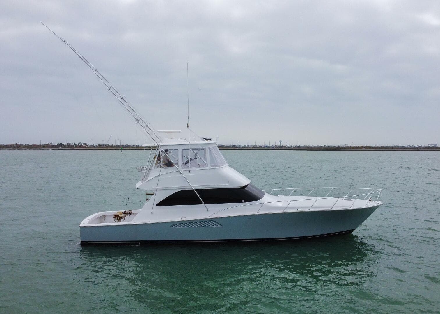 2005 Viking 52 Convertible — photo 54