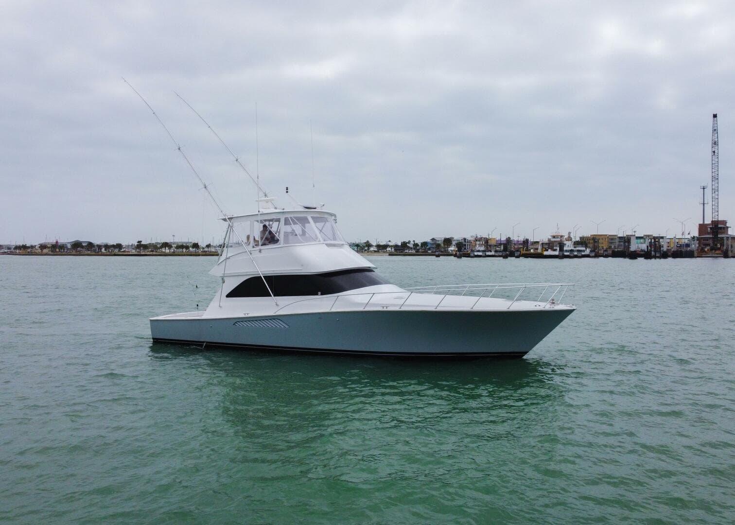 2005 Viking 52 Convertible — photo 40