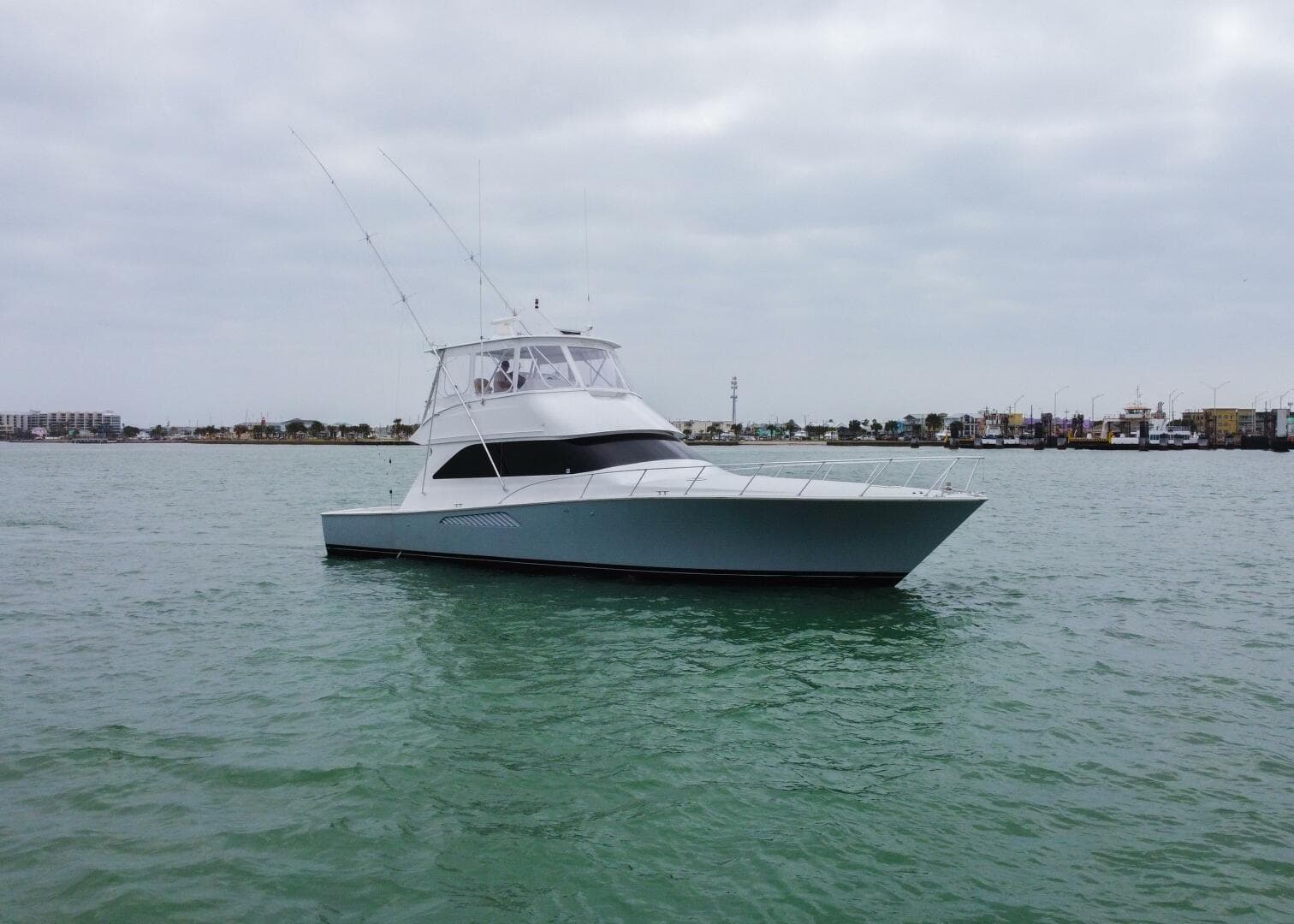 2005 Viking 52 Convertible — photo 41
