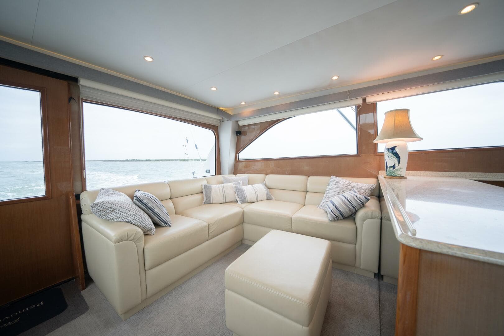 2005 Viking 52 Convertible — photo 10