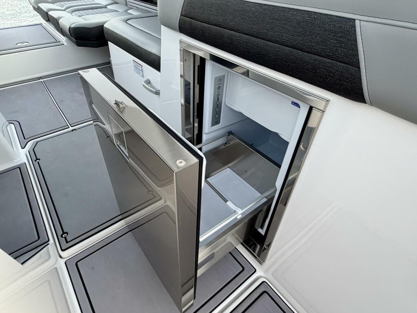 2023 Correct Craft Ingenity 23 El 2 Electric — photo 59