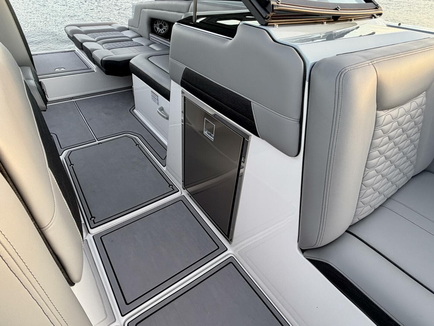 2023 Correct Craft Ingenity 23 El 2 Electric — photo 58