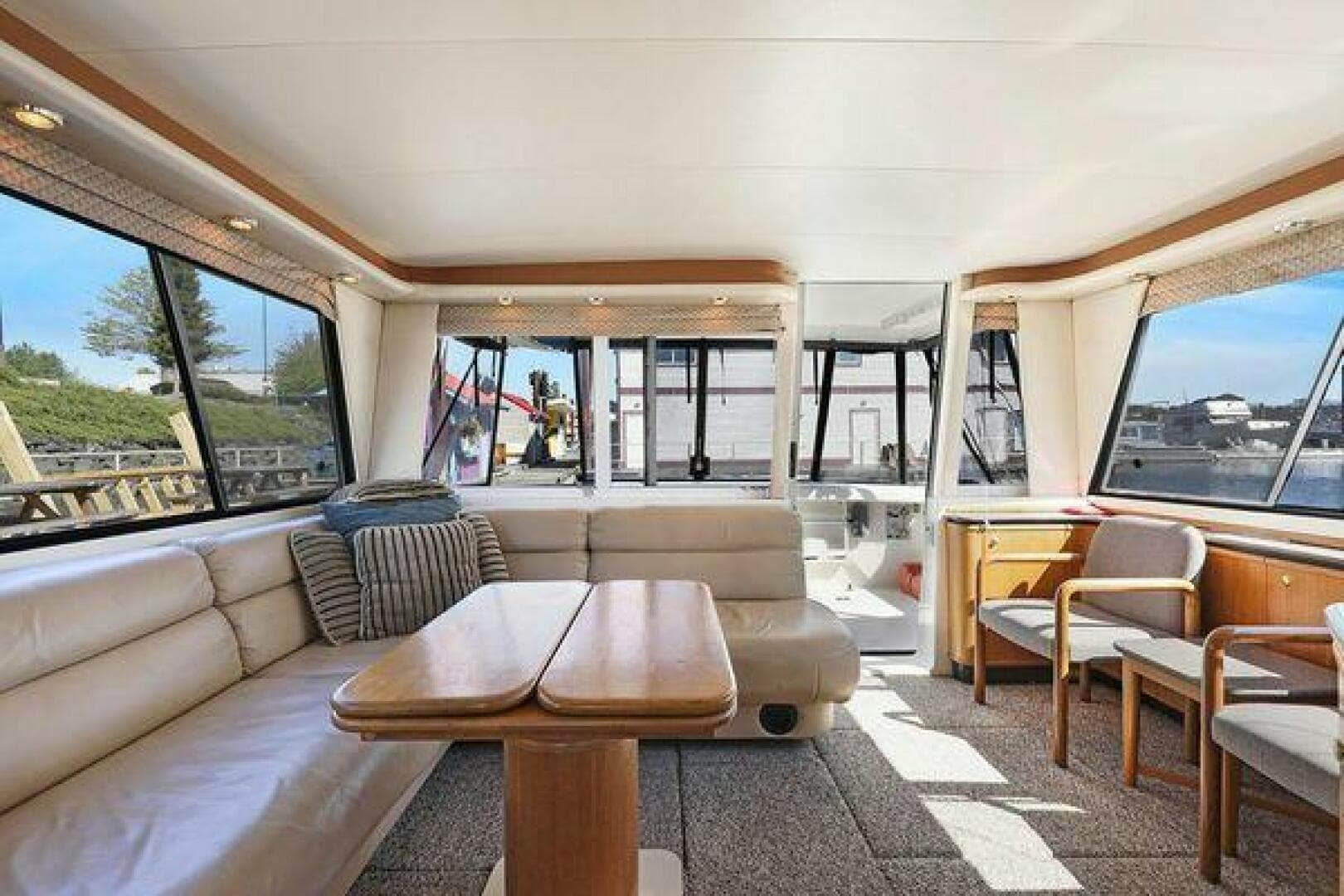 1998 Bayliner 4788 — photo 7