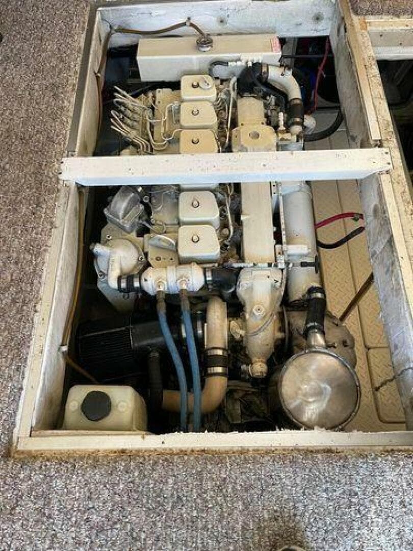 1998 Bayliner 4788 — photo 35