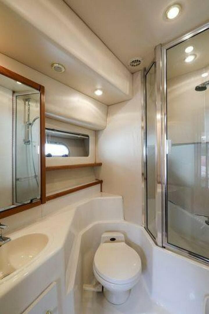 1998 Bayliner 4788 — photo 34