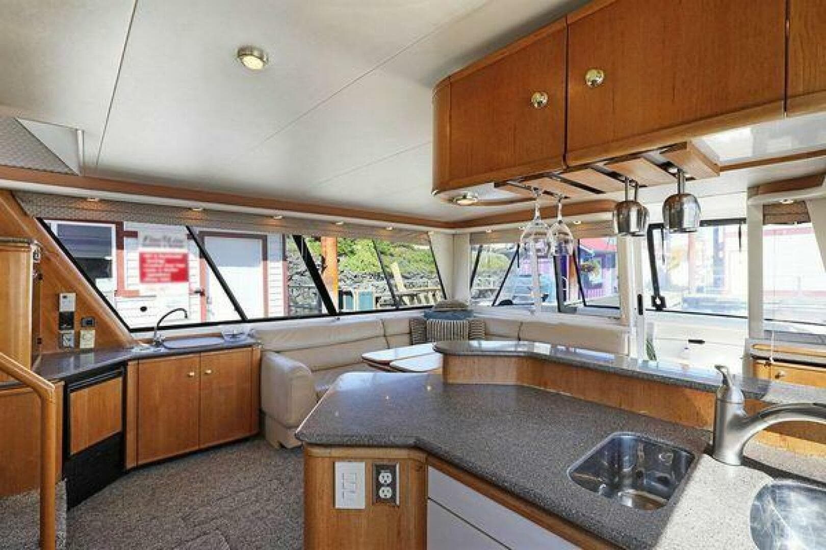 1998 Bayliner 4788 — photo 10