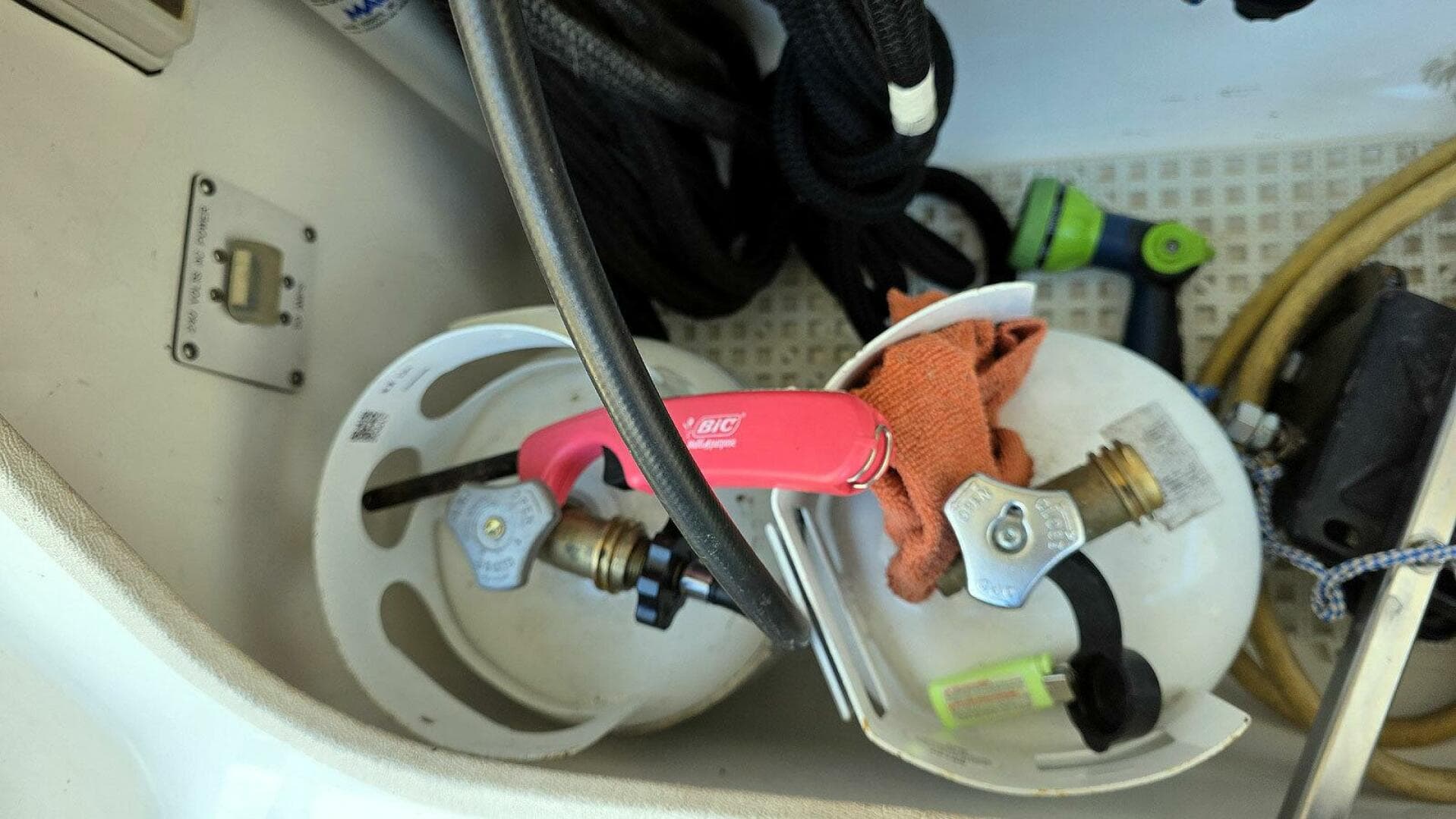 2001 Silverton 410 Sport Bridge — photo 76