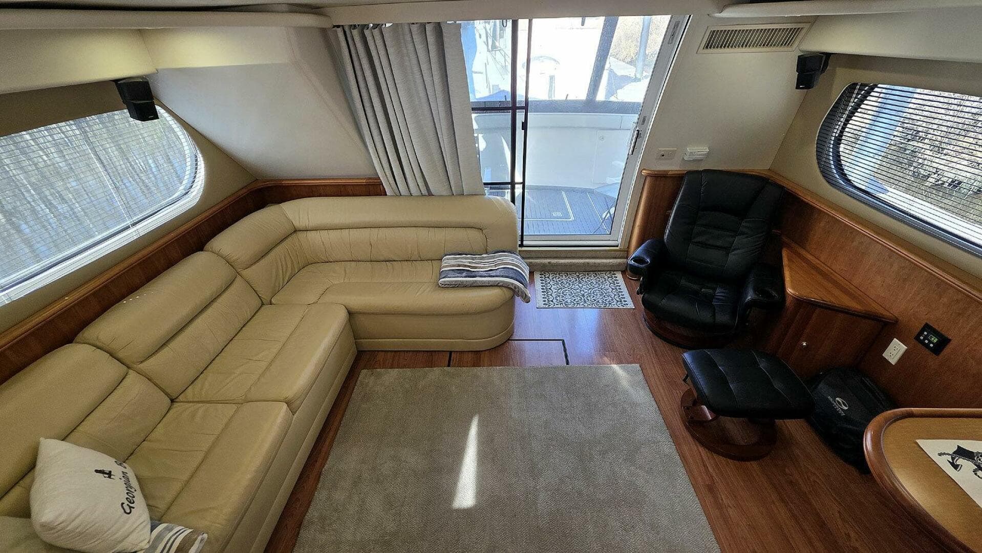 2001 Silverton 410 Sport Bridge — photo 14