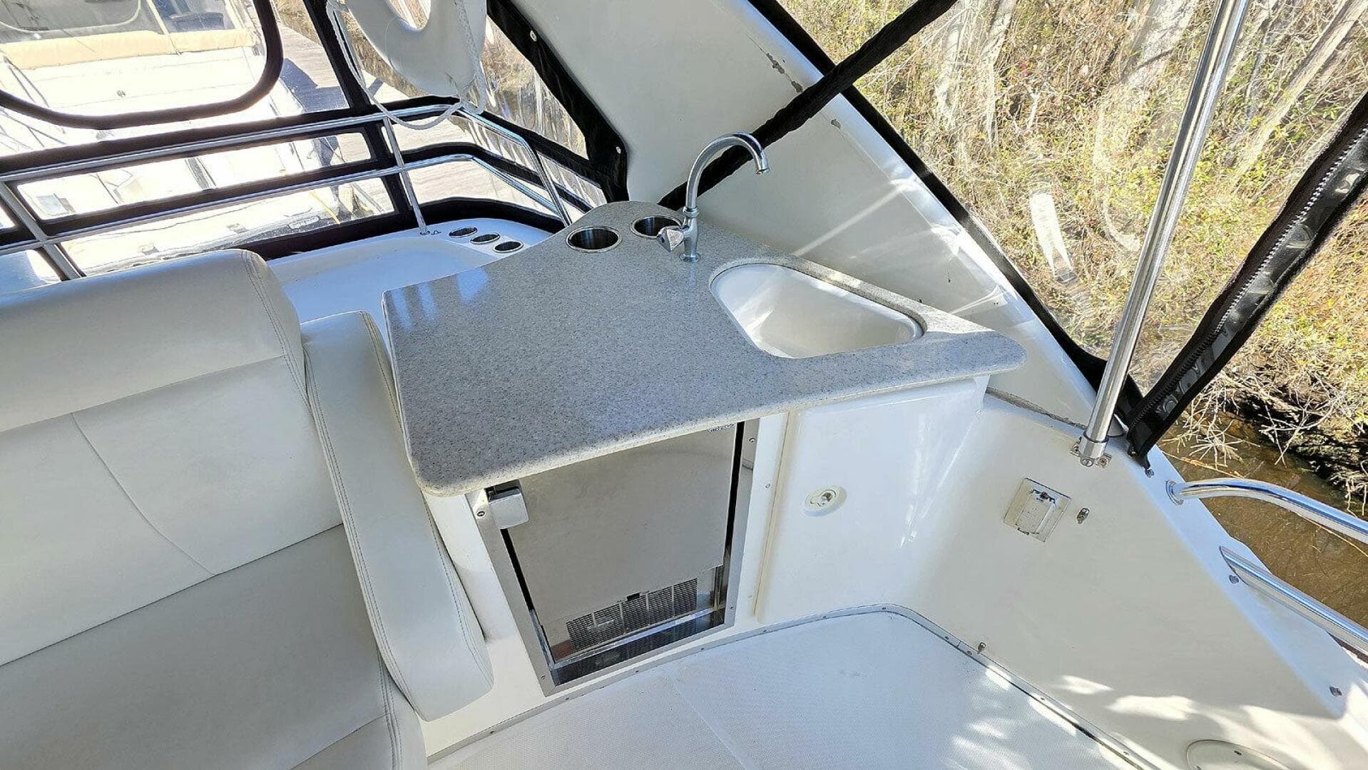 2001 Silverton 410 Sport Bridge — photo 33