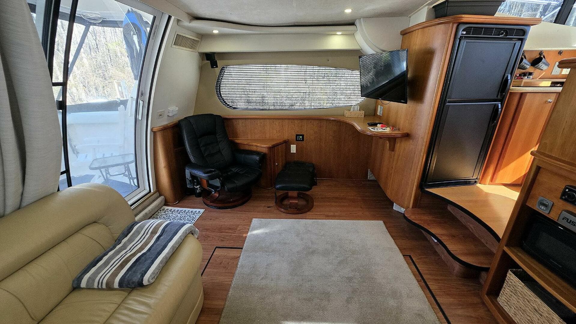 2001 Silverton 410 Sport Bridge — photo 12