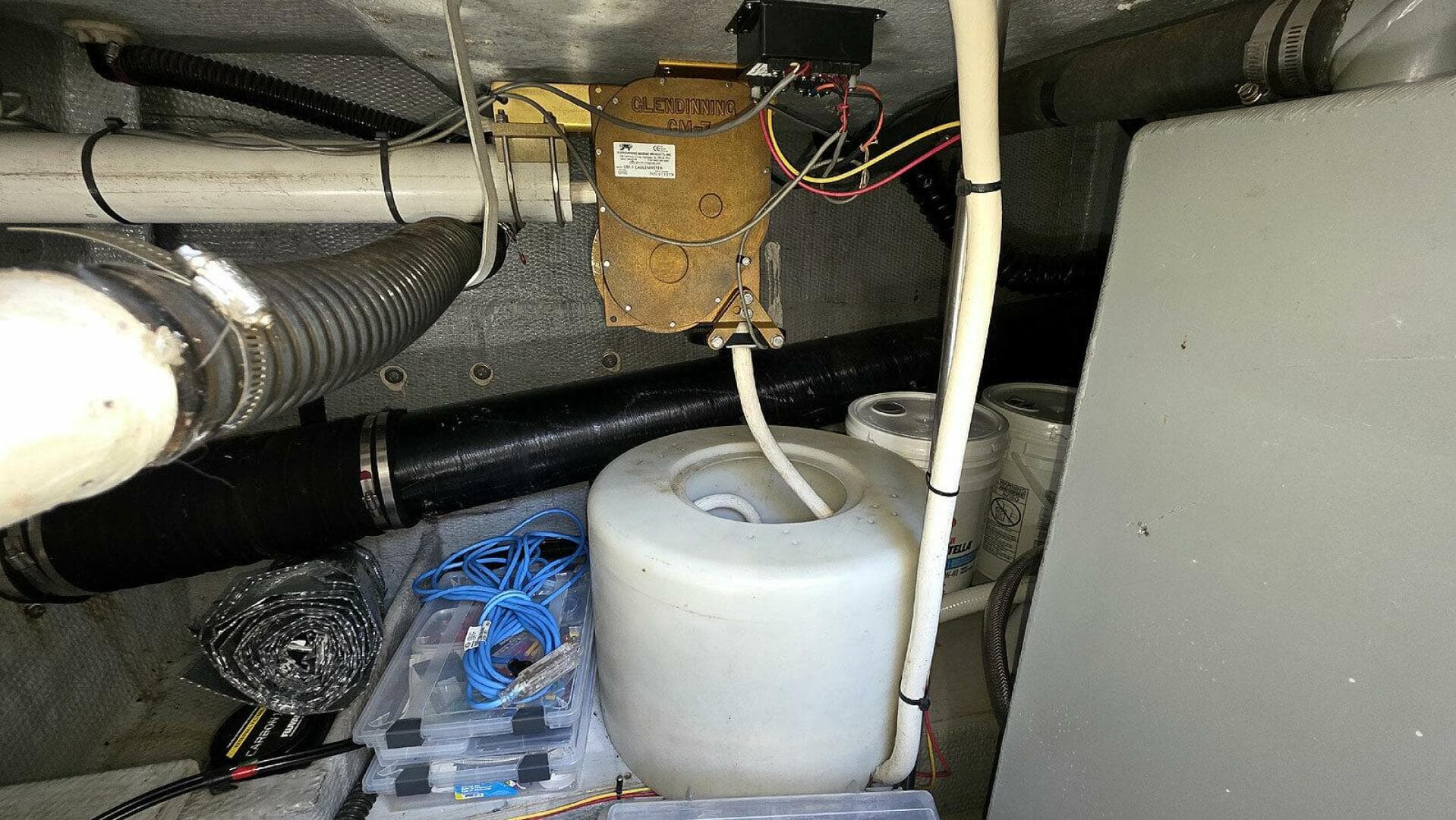 2001 Silverton 410 Sport Bridge — photo 59