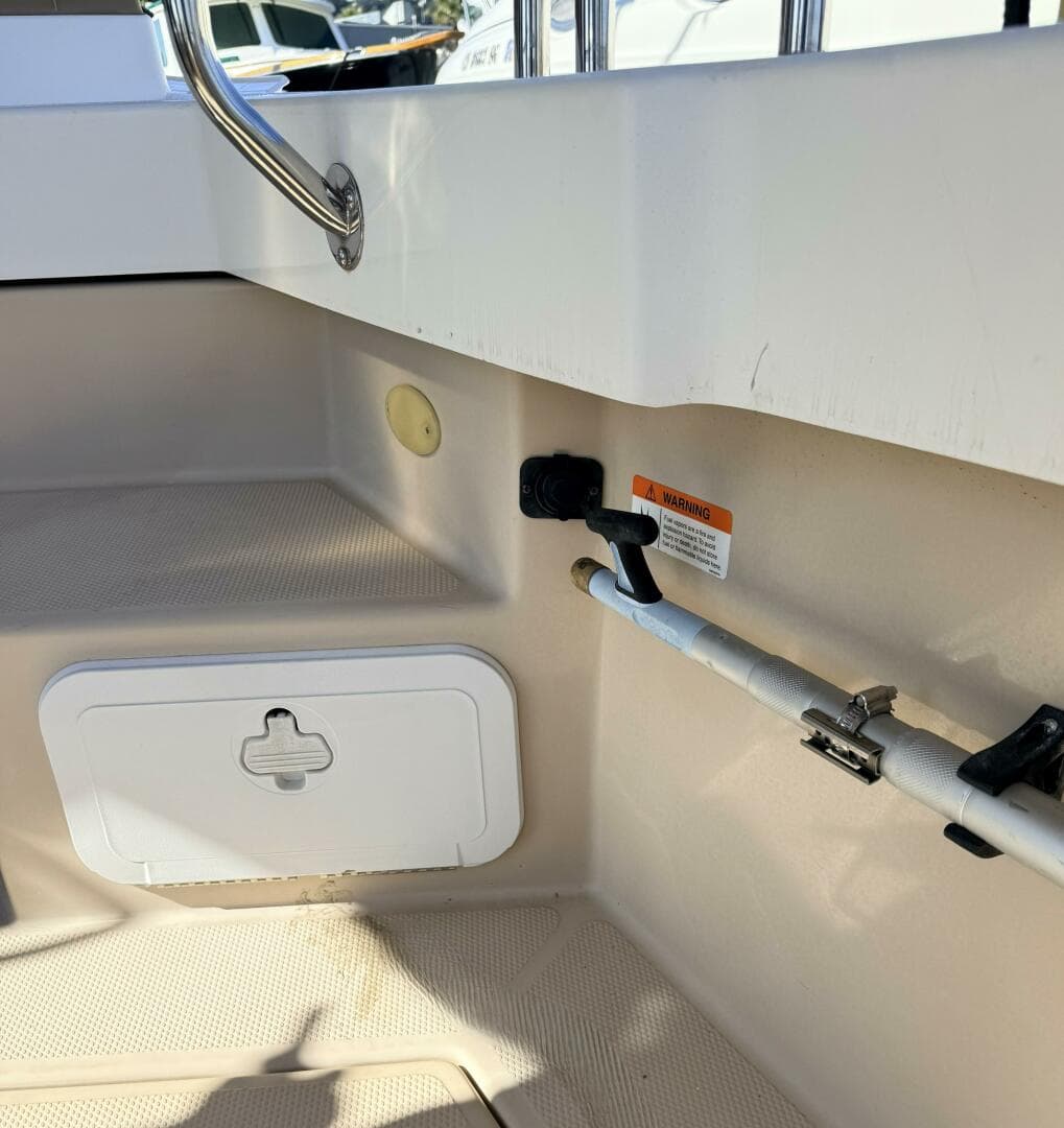 2016 Ranger Tugs R-25 Sc — photo 22