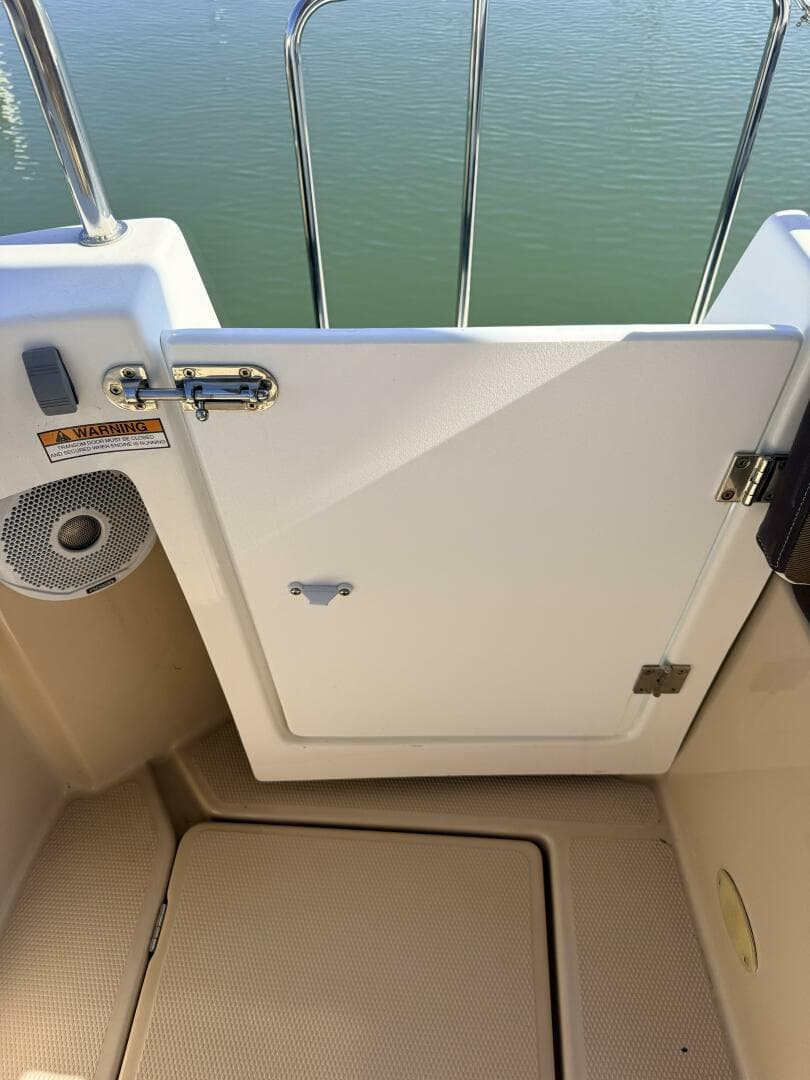 2016 Ranger Tugs R-25 Sc — photo 13